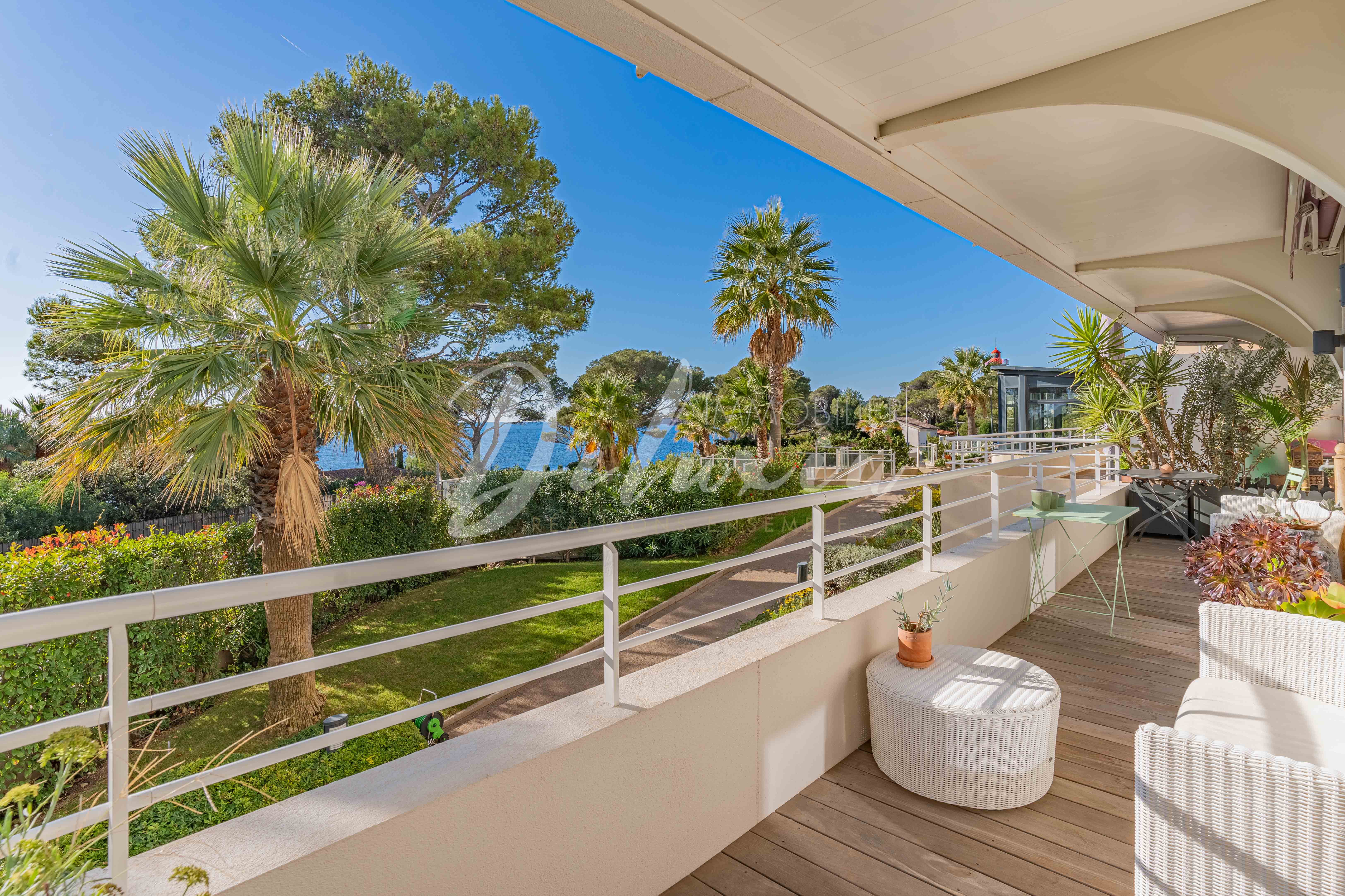 Achat appartement avec terrasse vue mer à Saint-Raphaël 