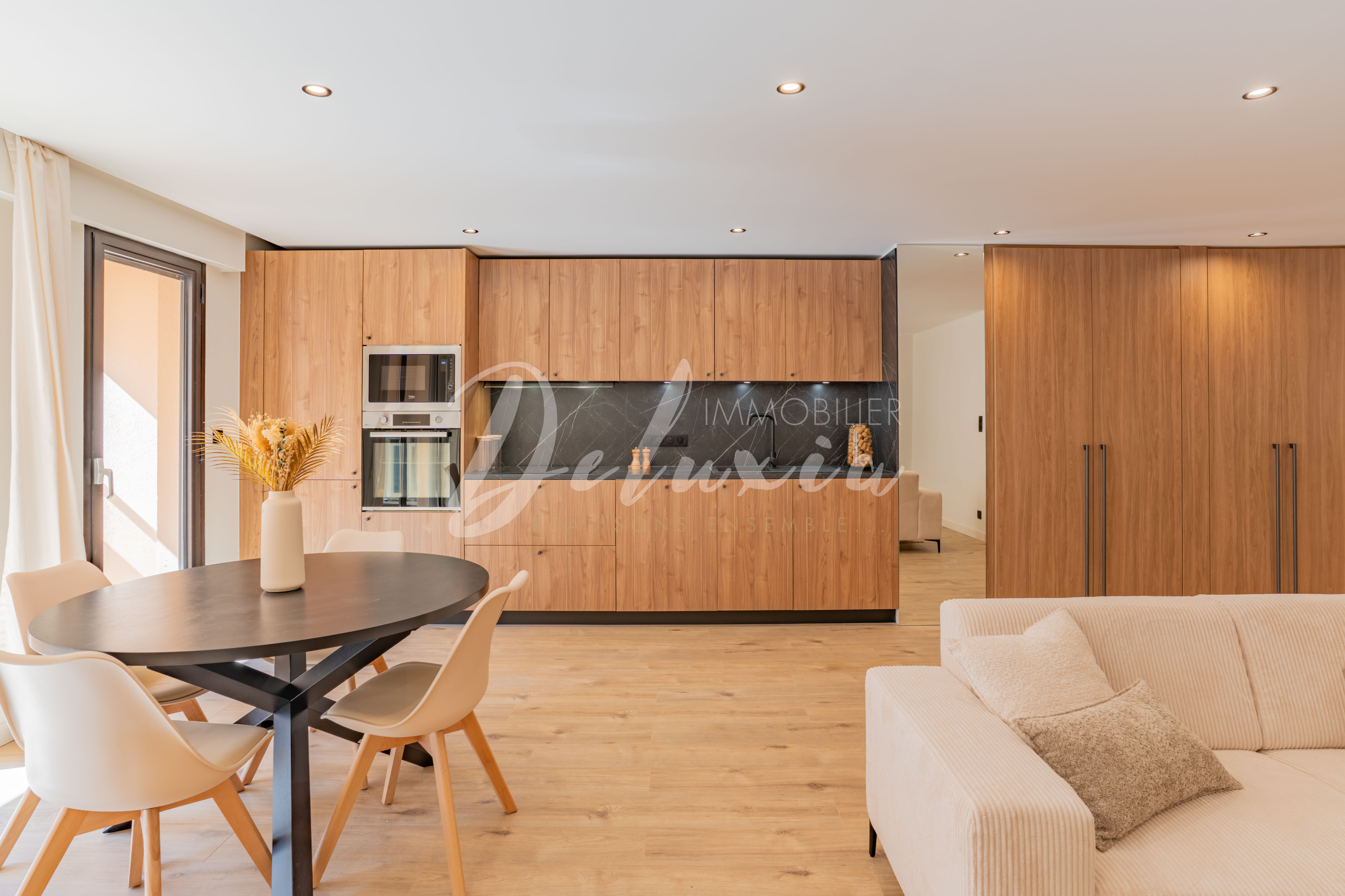 Achat appartement avec grande pièce de vie à Saint-Raphaël 