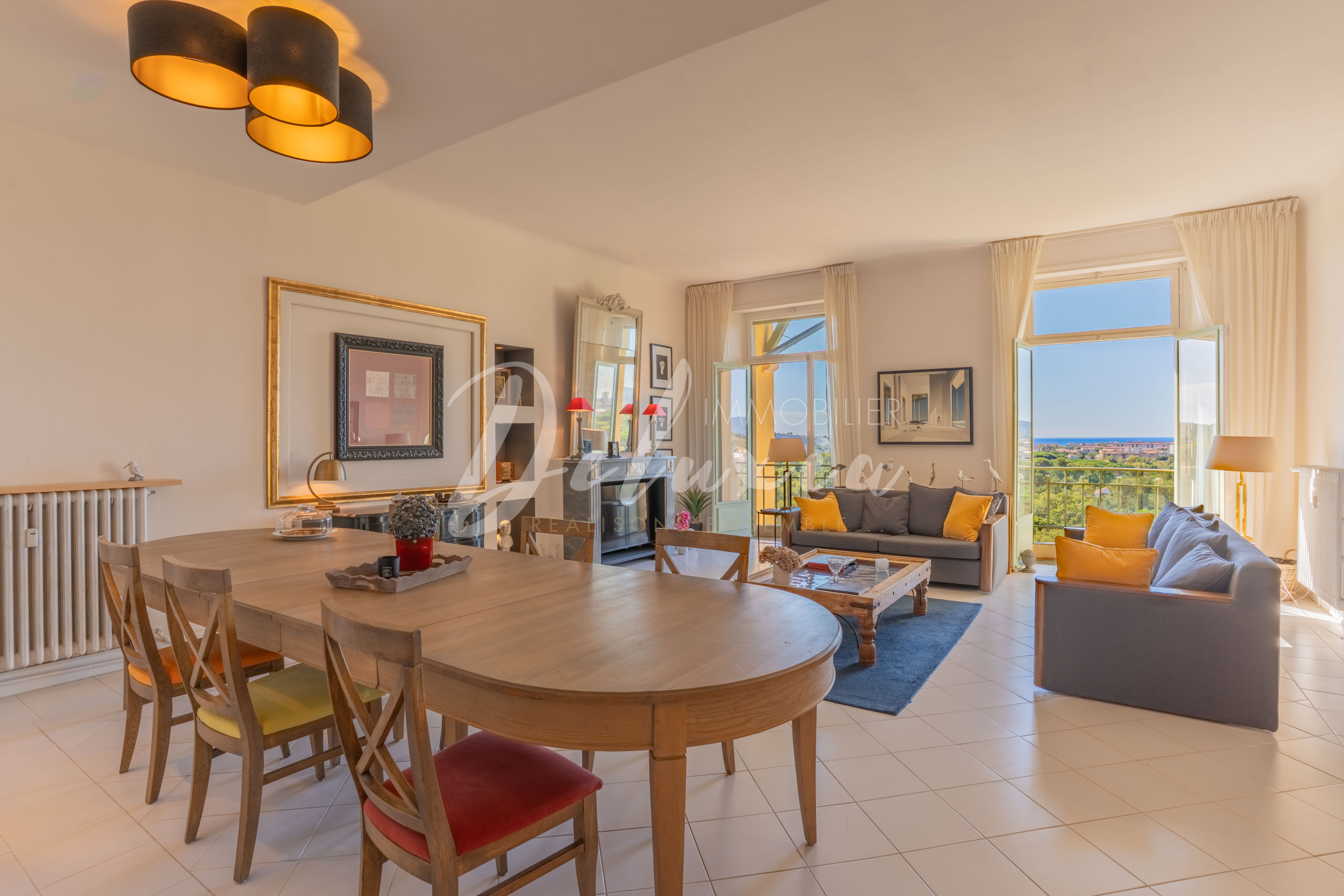 Acheter un appartement avec une belle hauteur sous plafond à Fréjus.