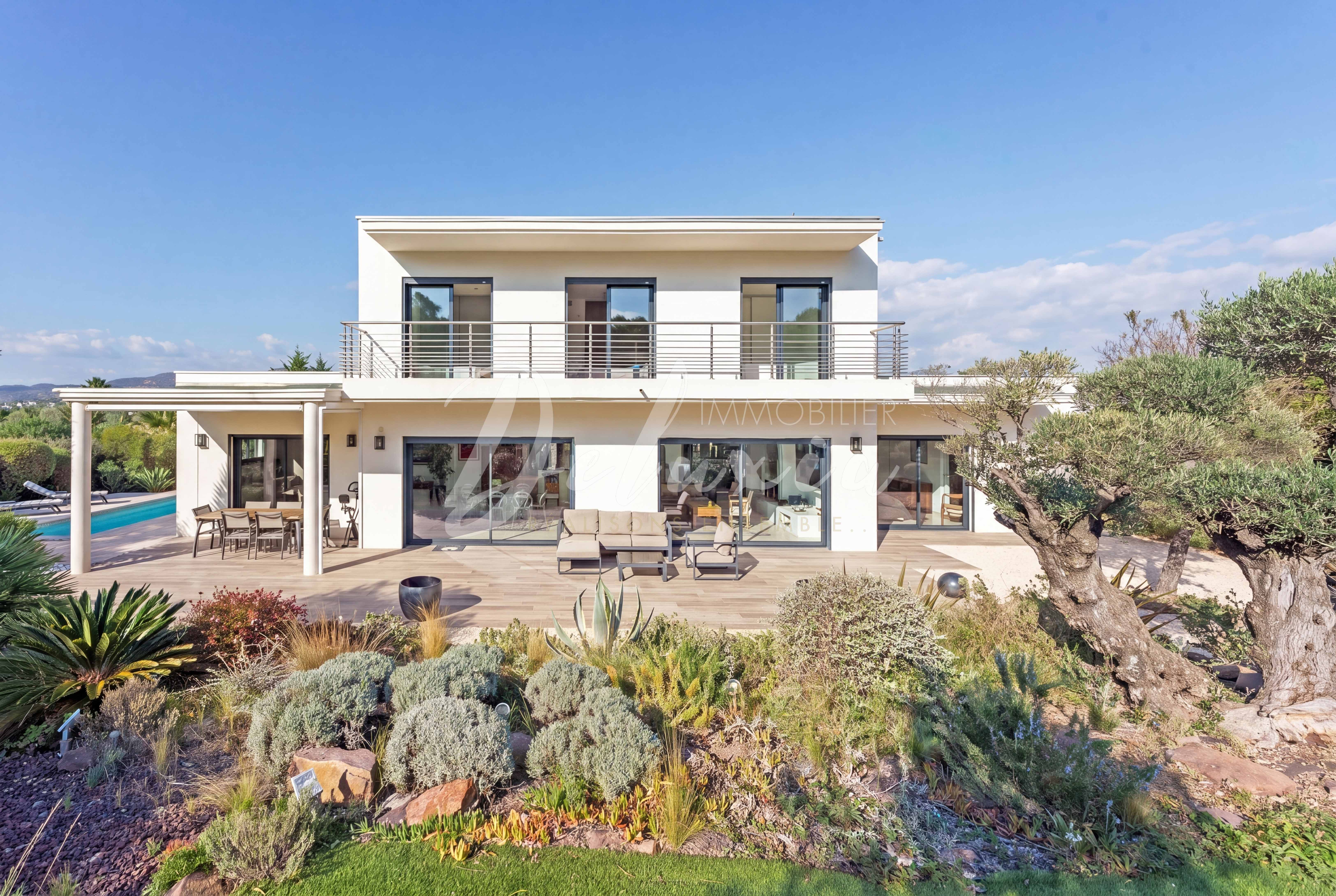 Villa contemporaine avec piscine au coeur d’un domaine recherché, Saint-Raphaël - Valescure.