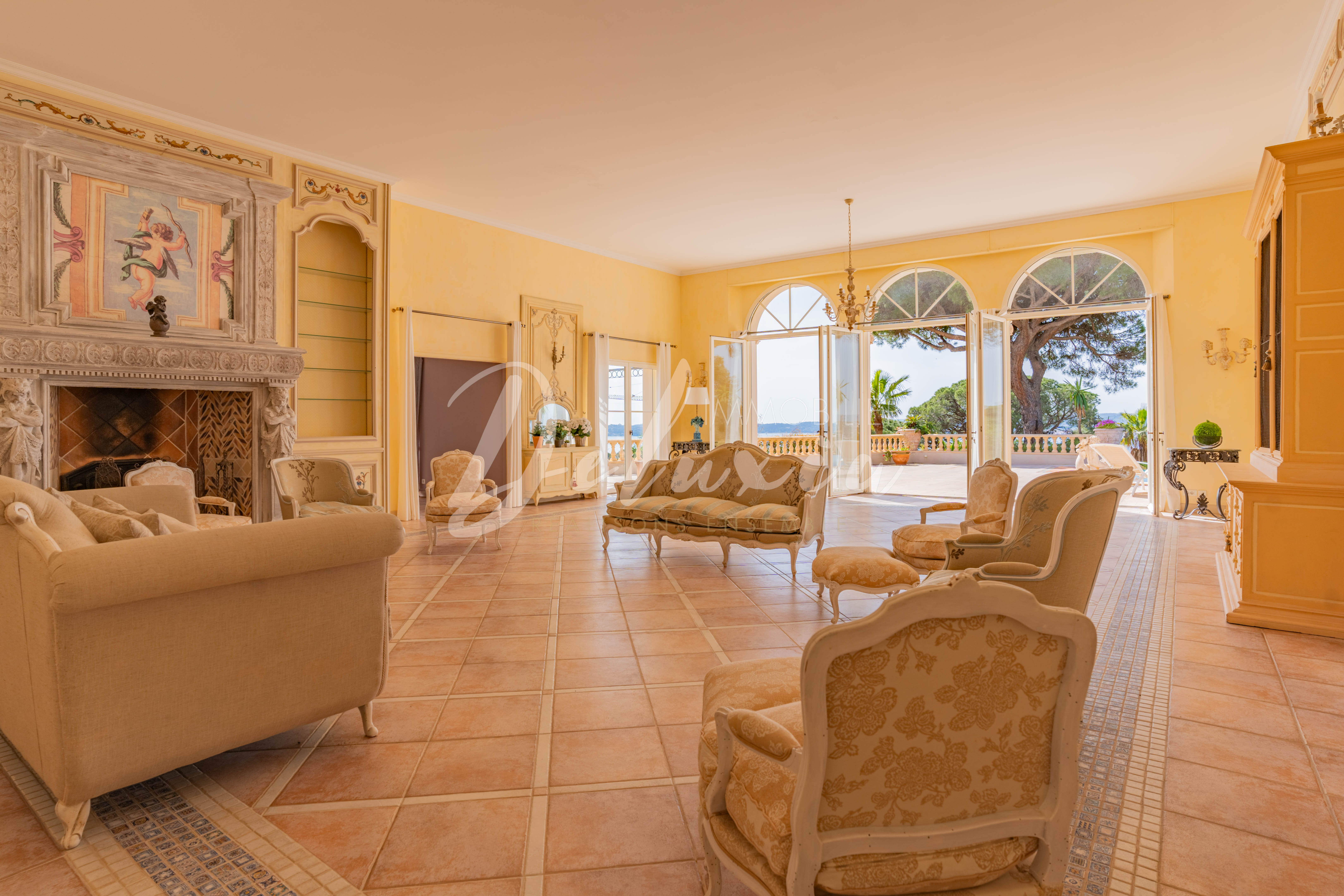 Maison à vendre avec de grands volumes à Sainte-Maxime