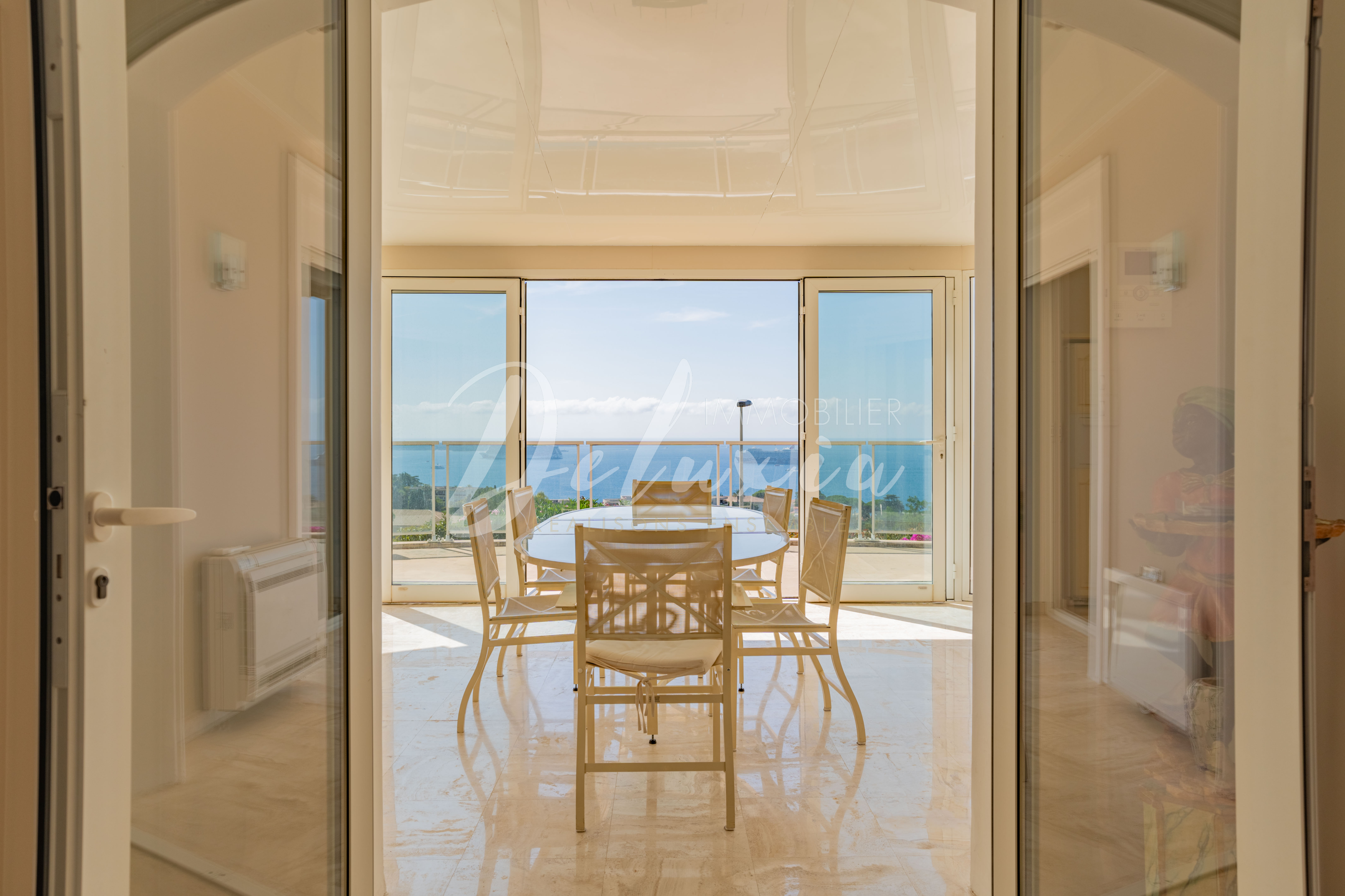 Achat maison avec véranda vue mer à Cannes. 