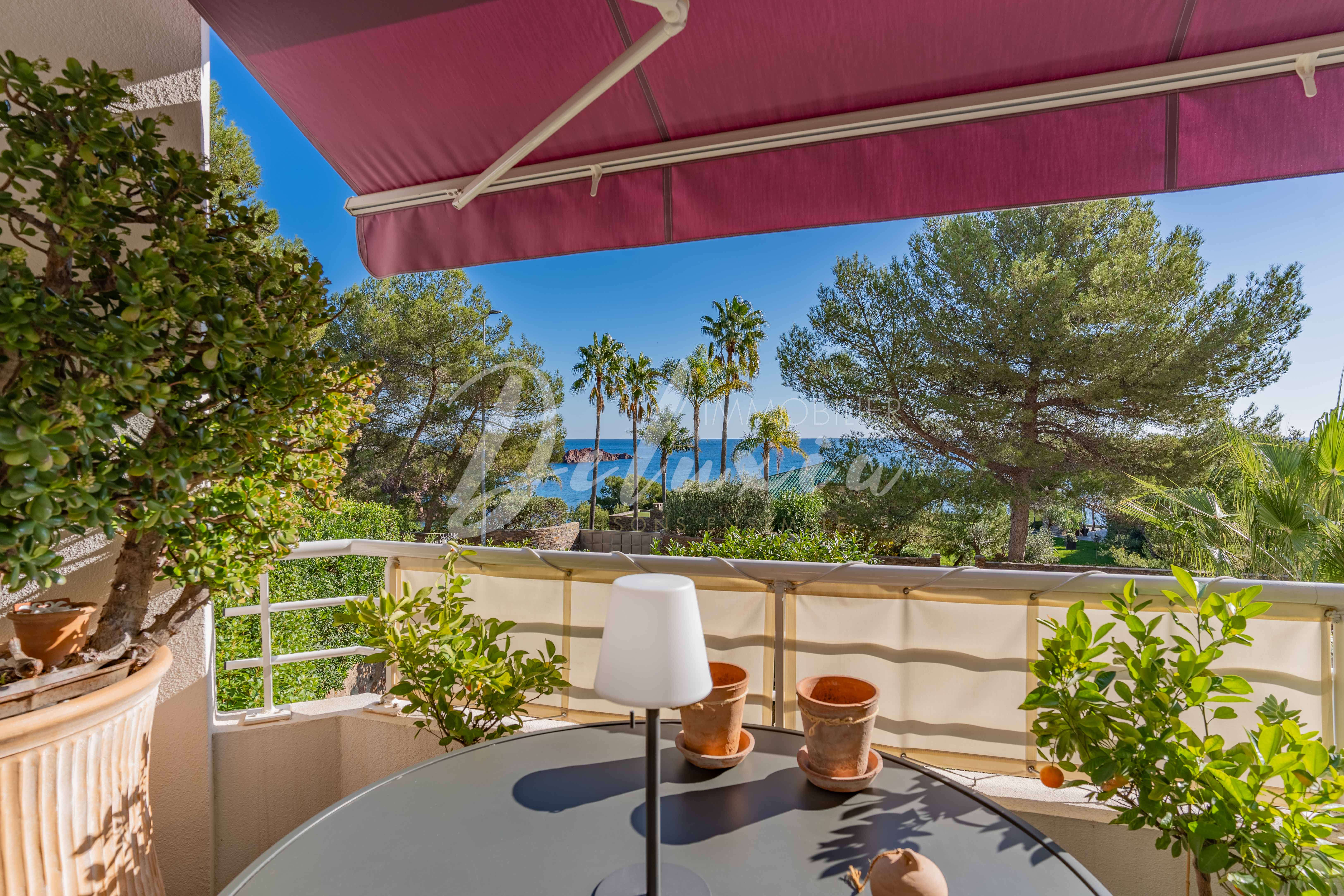 Appartement à vendre proche de la plage à Agay 