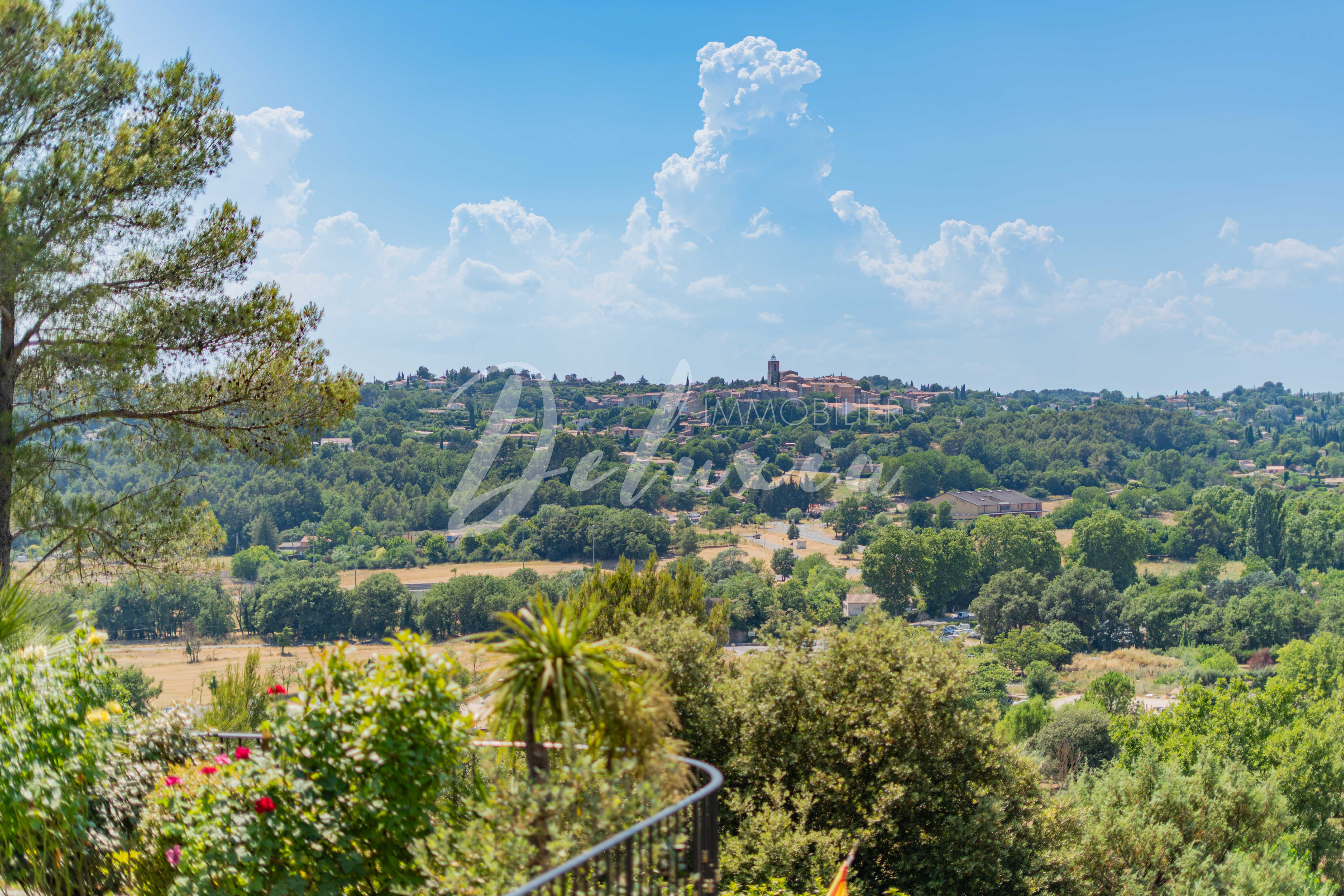 Villa à vendre avec vue dégagée proche de Flayosc 