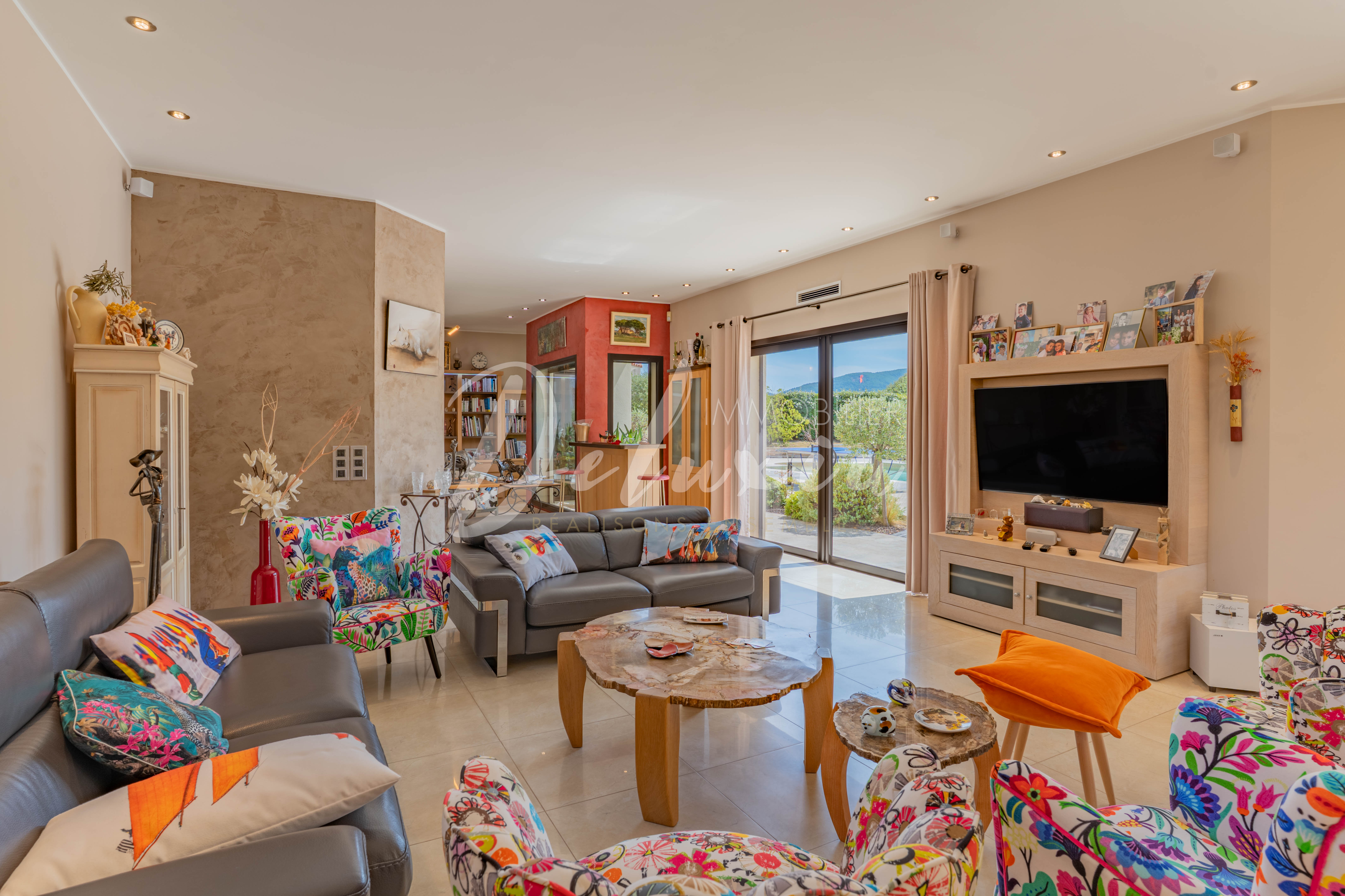 Villa à vendre avec séjour lumineux à Roquebrune-sur-Argens