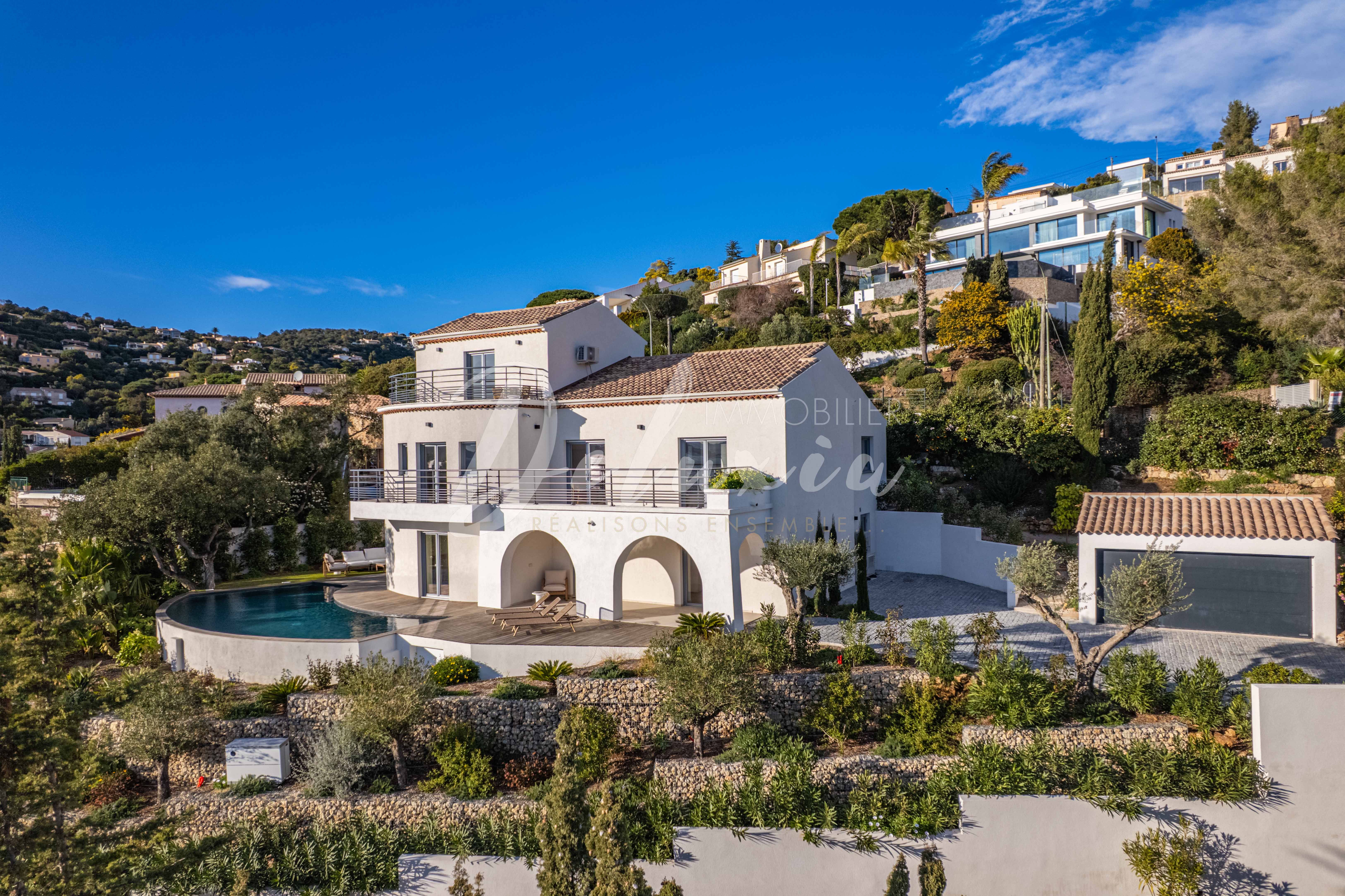 Villa rénovée à vendre aux Issambres 