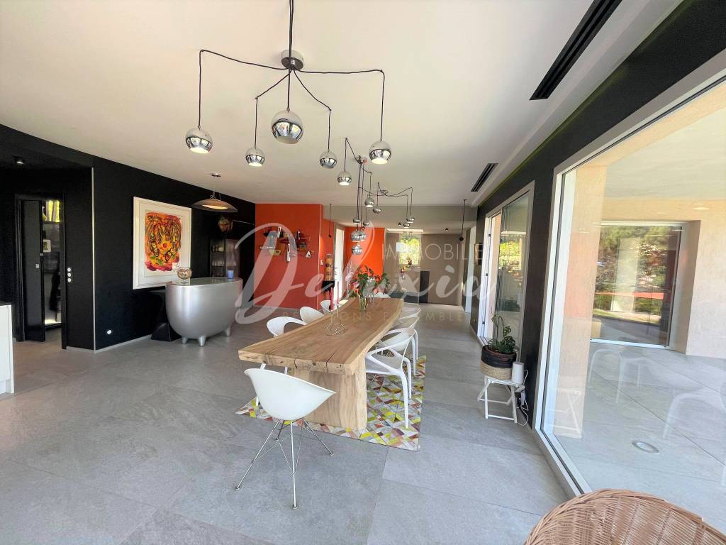 Achat maison avec grande pièce de vie à Grimaud 