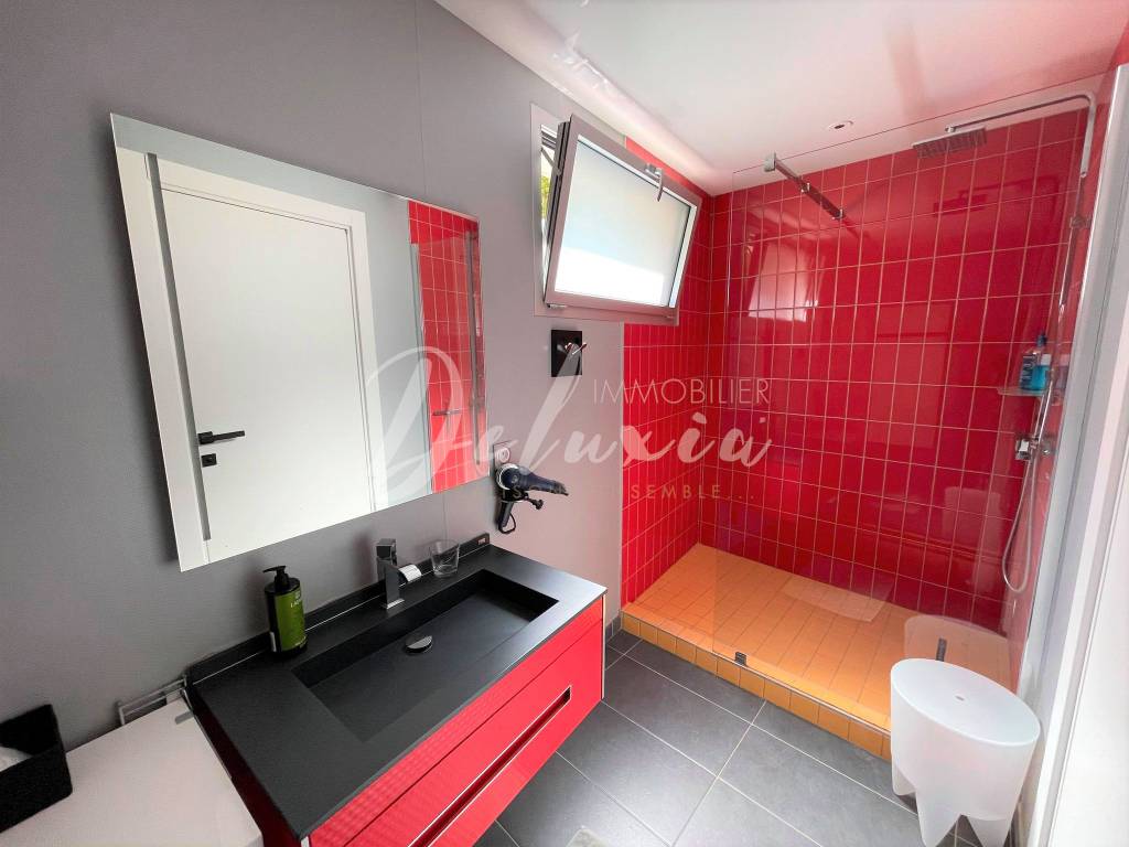 Achat maison avec douche à l'italienne à Grimaud 