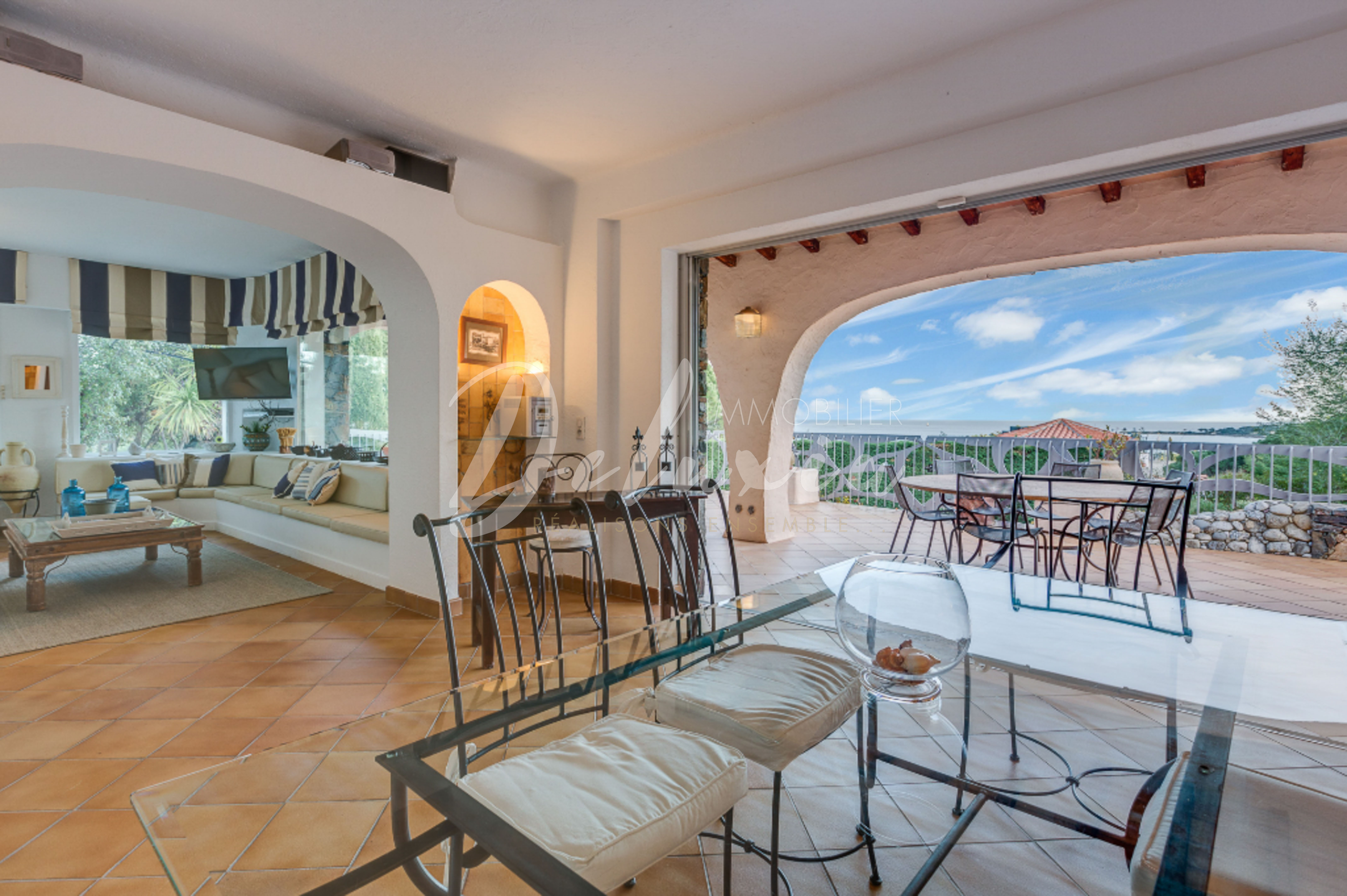 Achat villa avec grande terrasse vue mer à Sainte-Maxime 