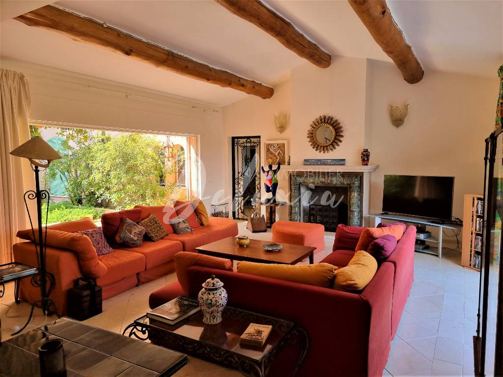 Maison avec grand séjour à vendre à Ramatuelle 