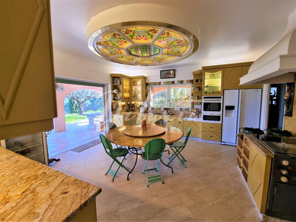 Maison avec grande cuisine à vendre à Saint-Tropez 