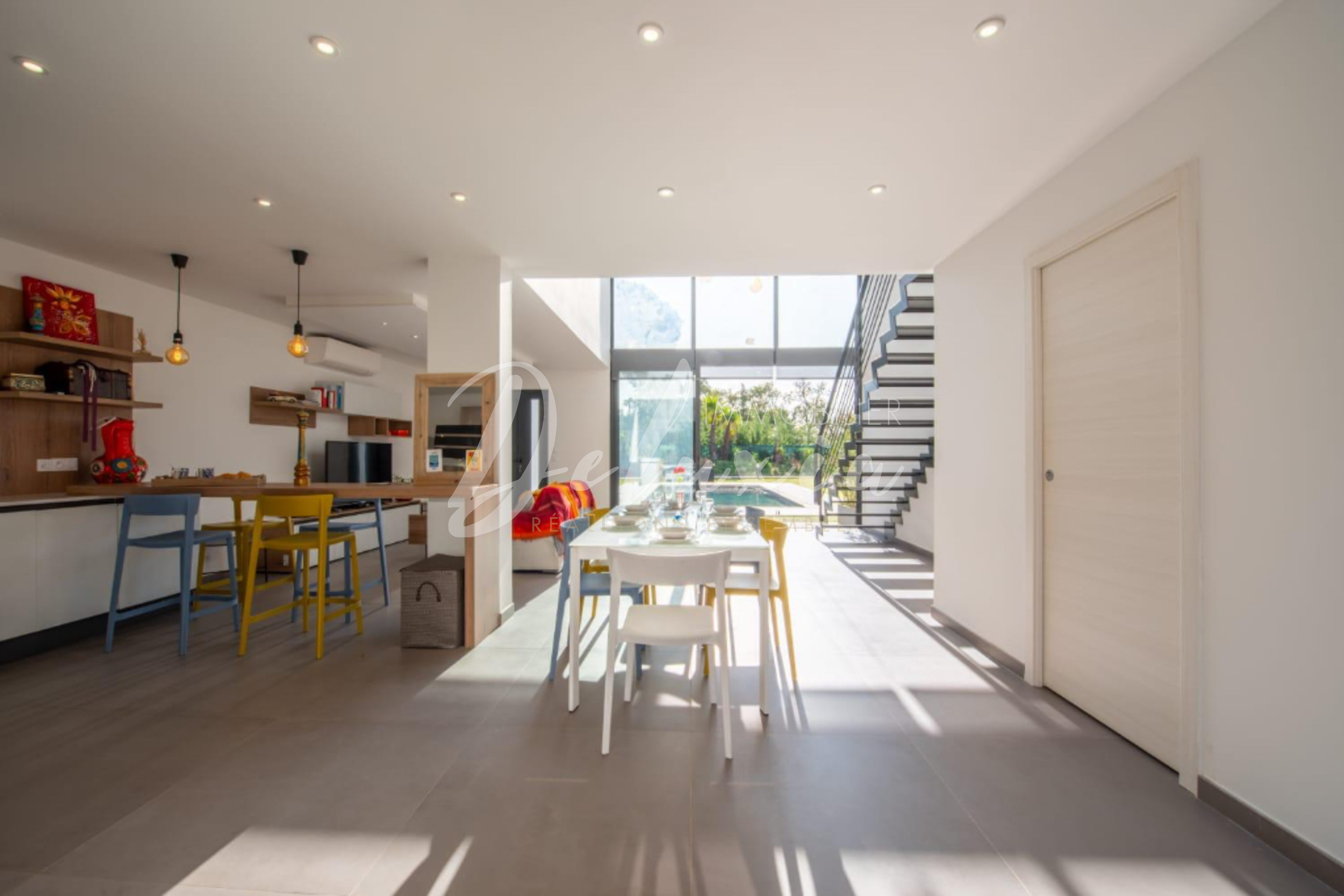 Achat maison avec grande pièce de vie à Grimaud 