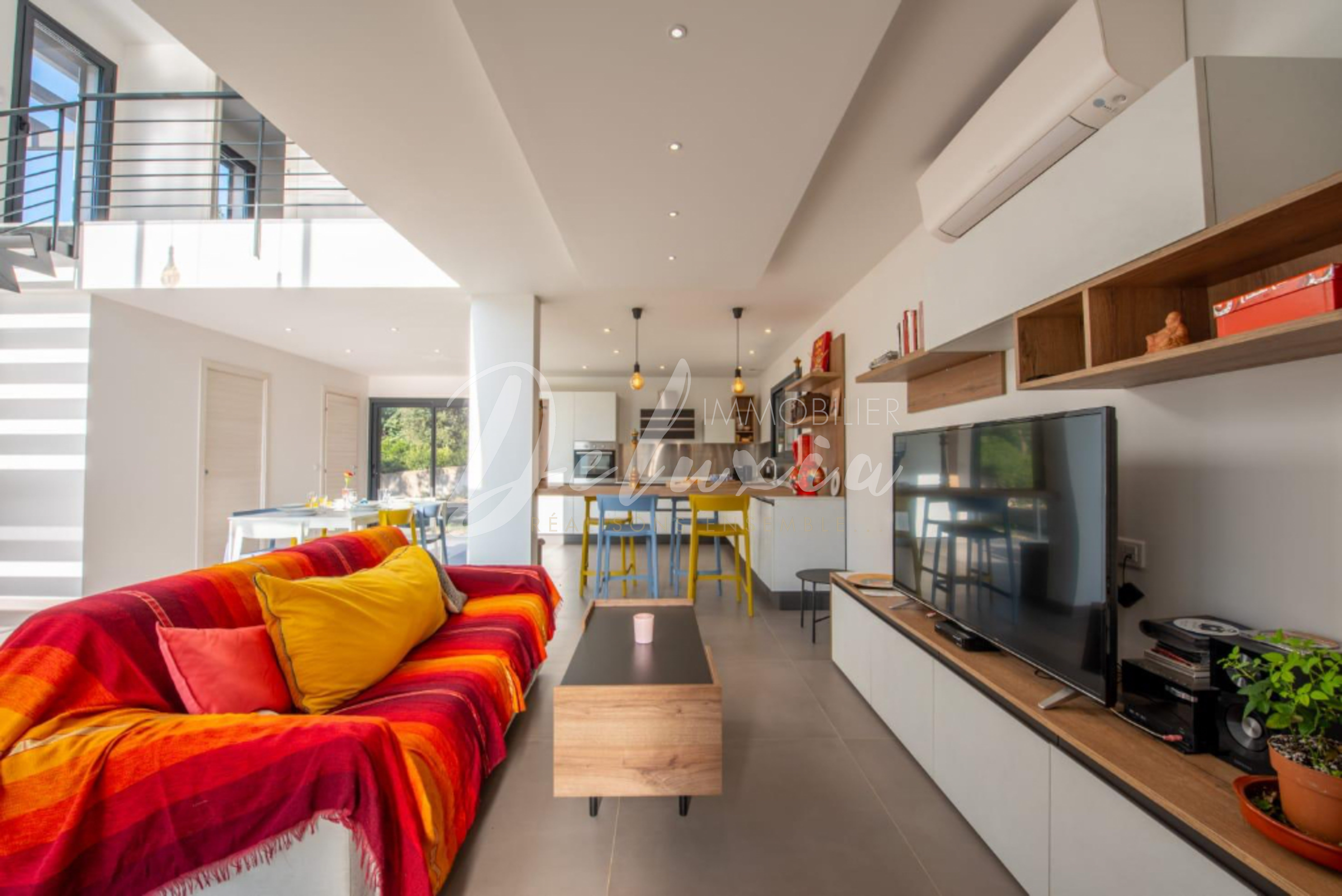 Achat villa avec séjour lumineux à Grimaud