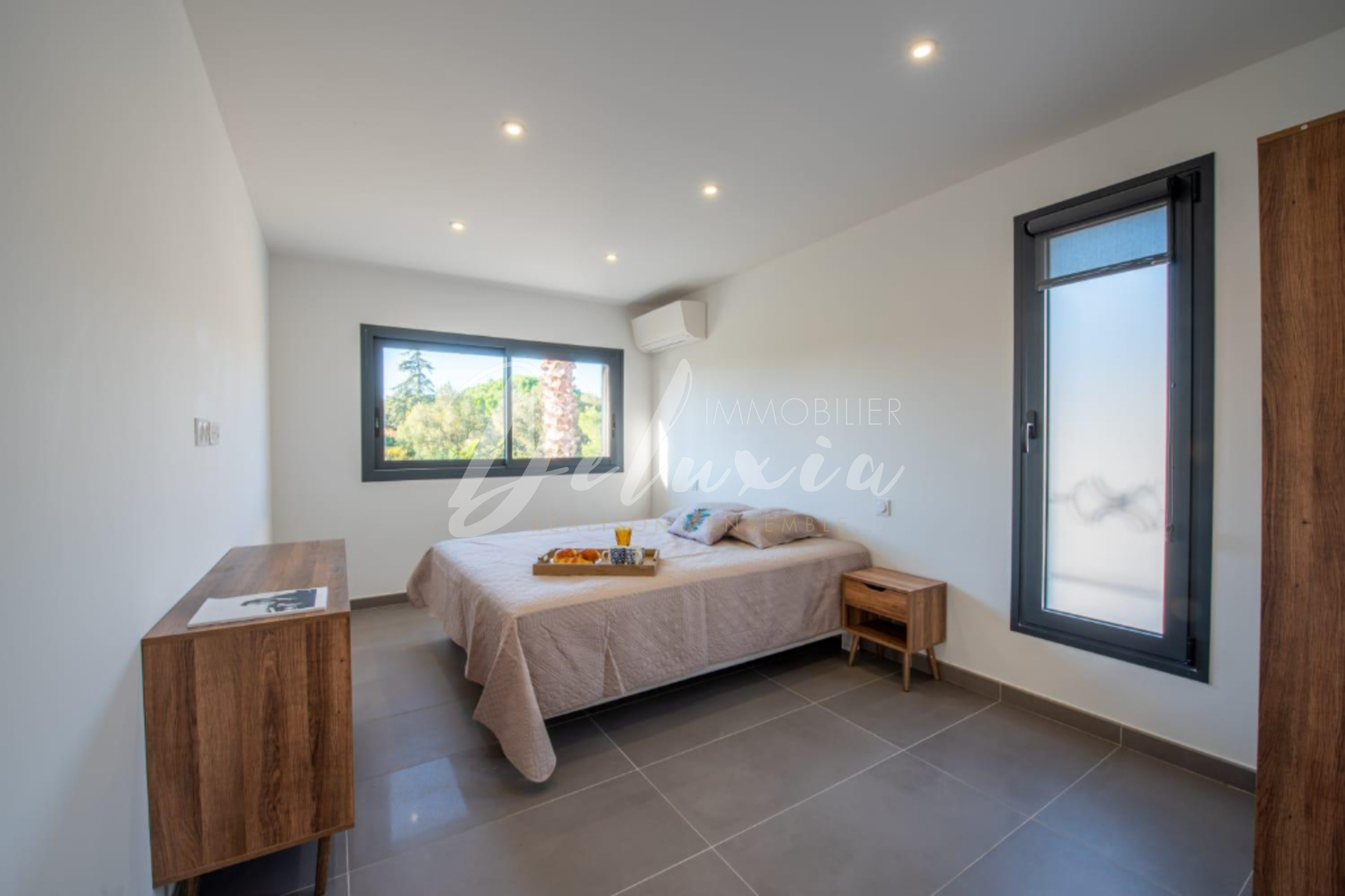 Achat maison avec chambre spacieuse à Grimaud 