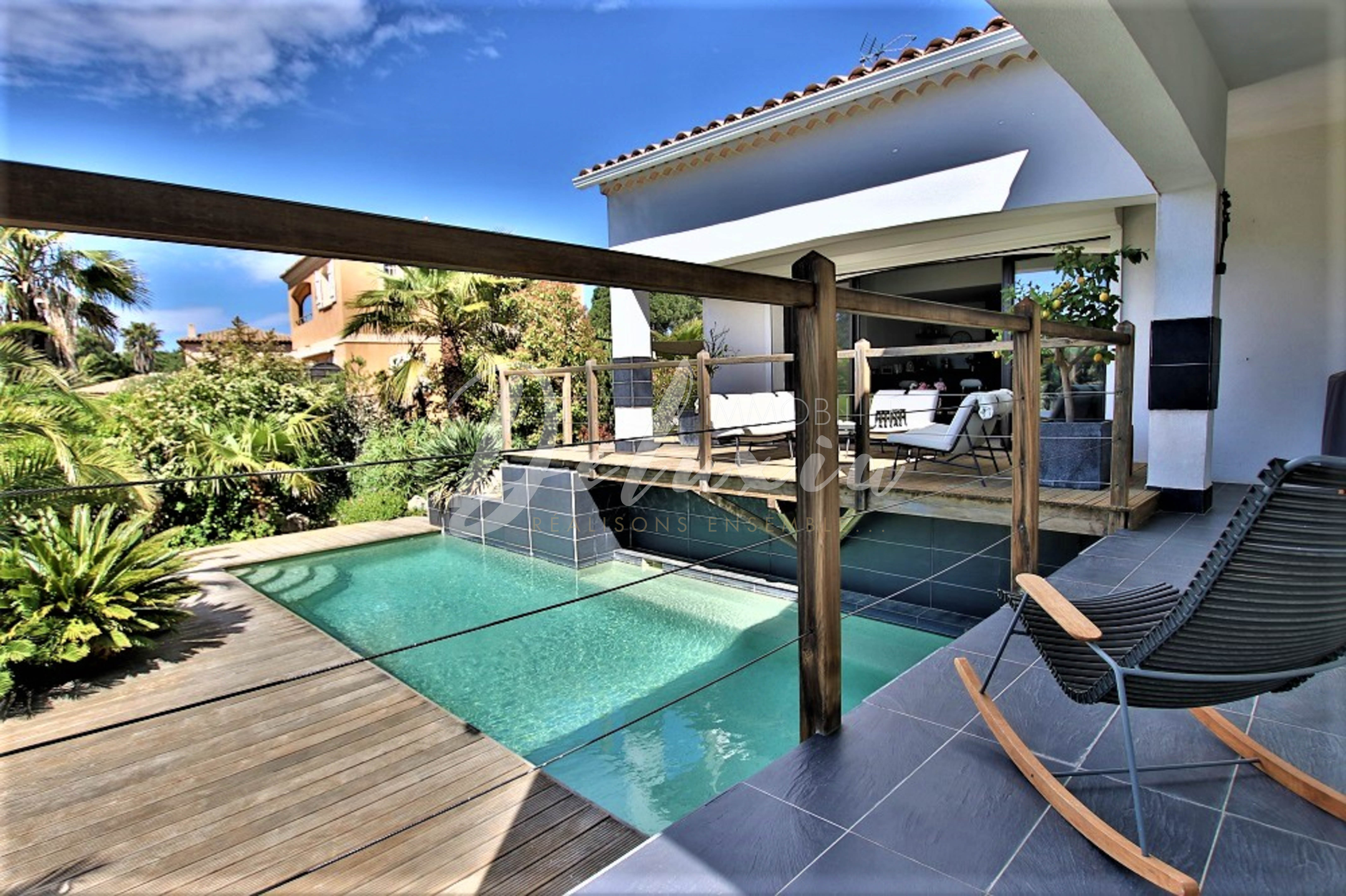 Achat villa avec piscine chauffée à Saint-Raphaël Valescure 