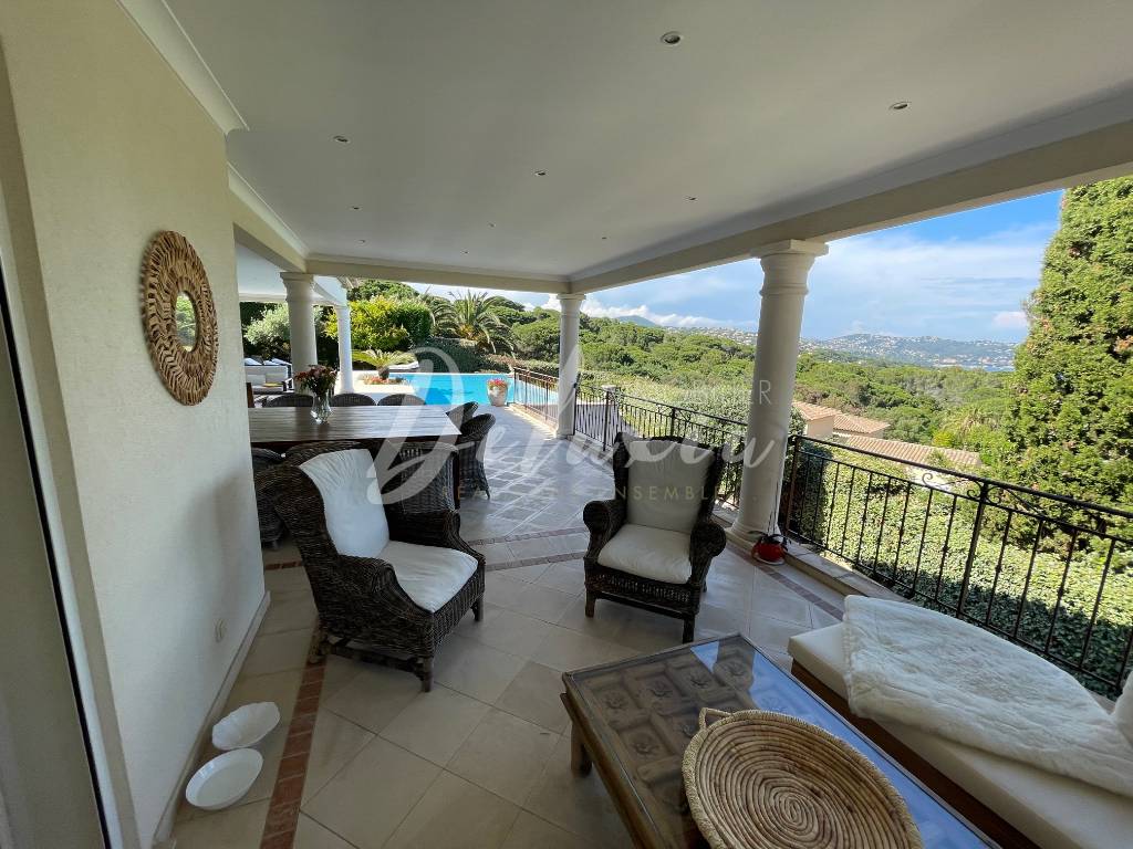 Maison avec grande terrasse à vendre à Sainte-Maxime 