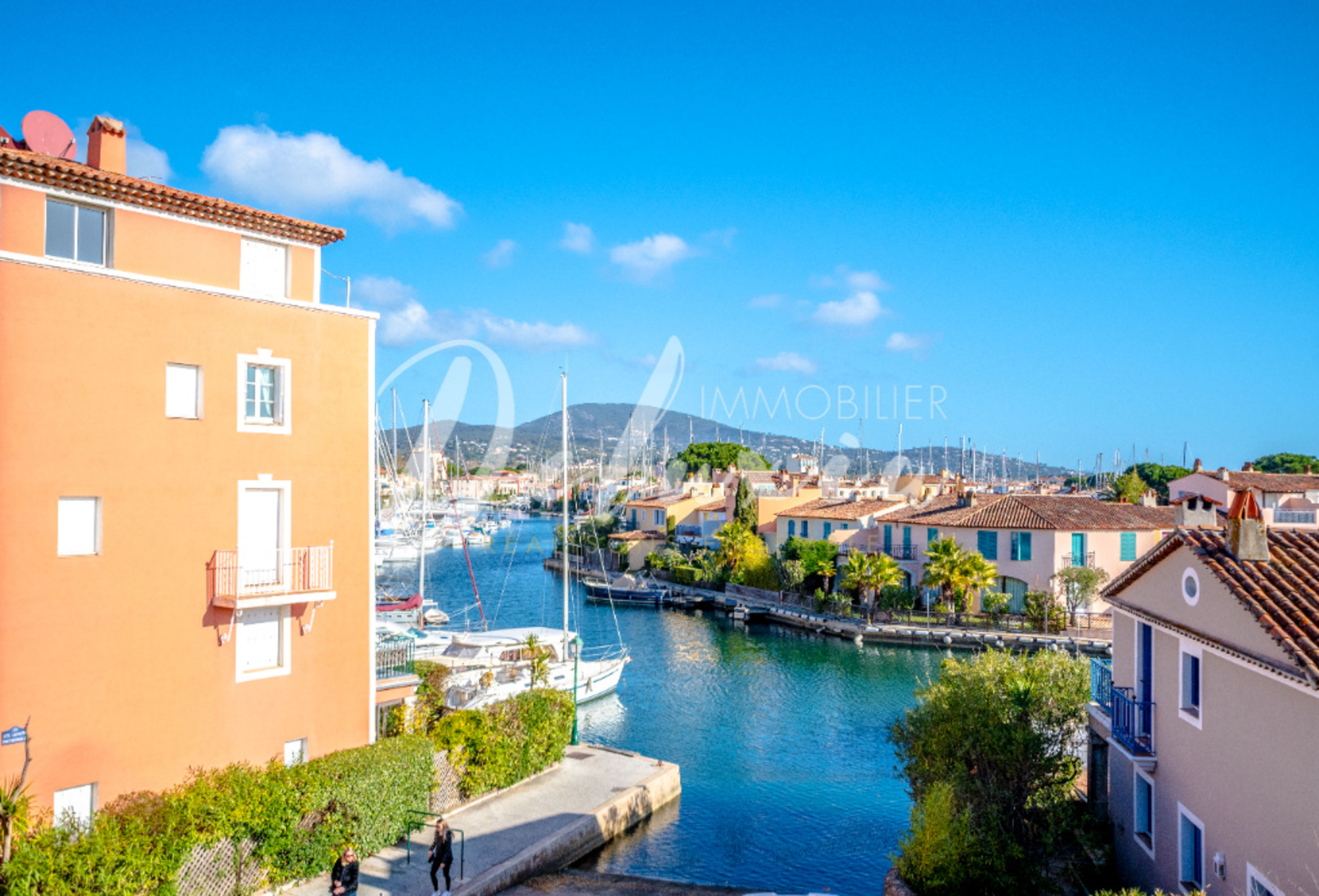 Achat appartement avec grande terrasse et vue sur Port Grimaud 