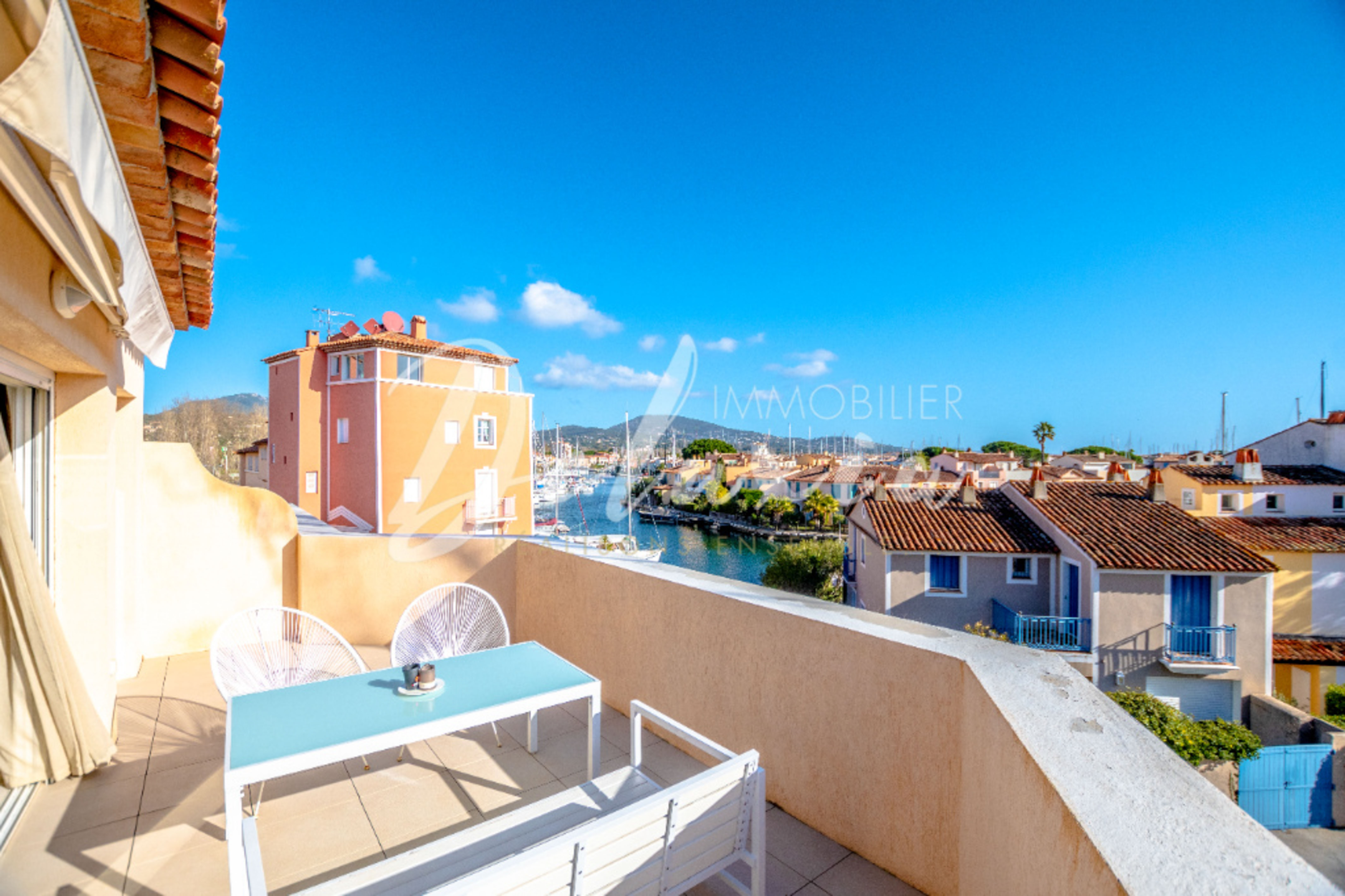 Appartement avec grande terrasse et sans vis-à-vis à vendre à Port Grimaud