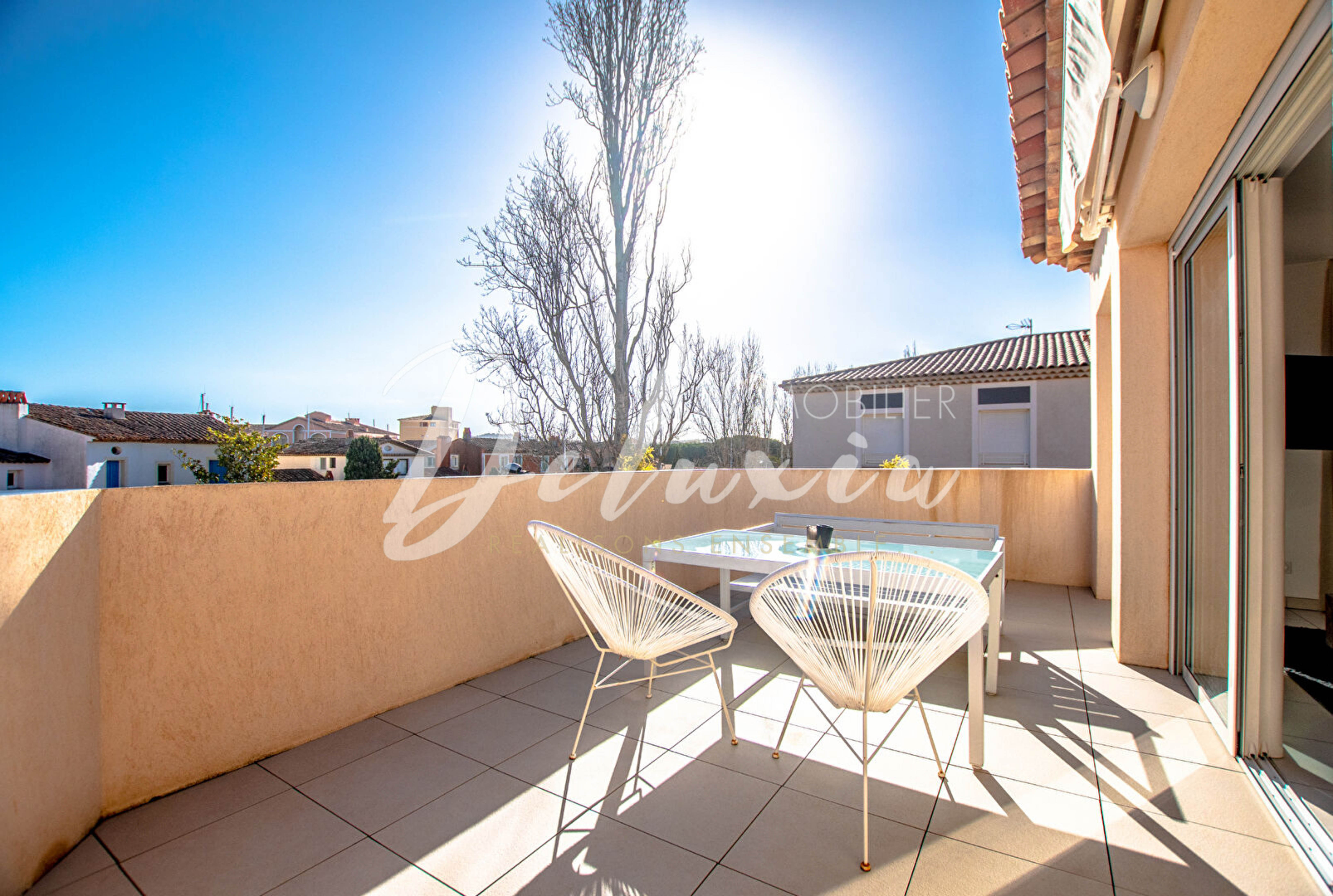 Achat appartement avec terrasse ensoleillée à Port Grimaud 