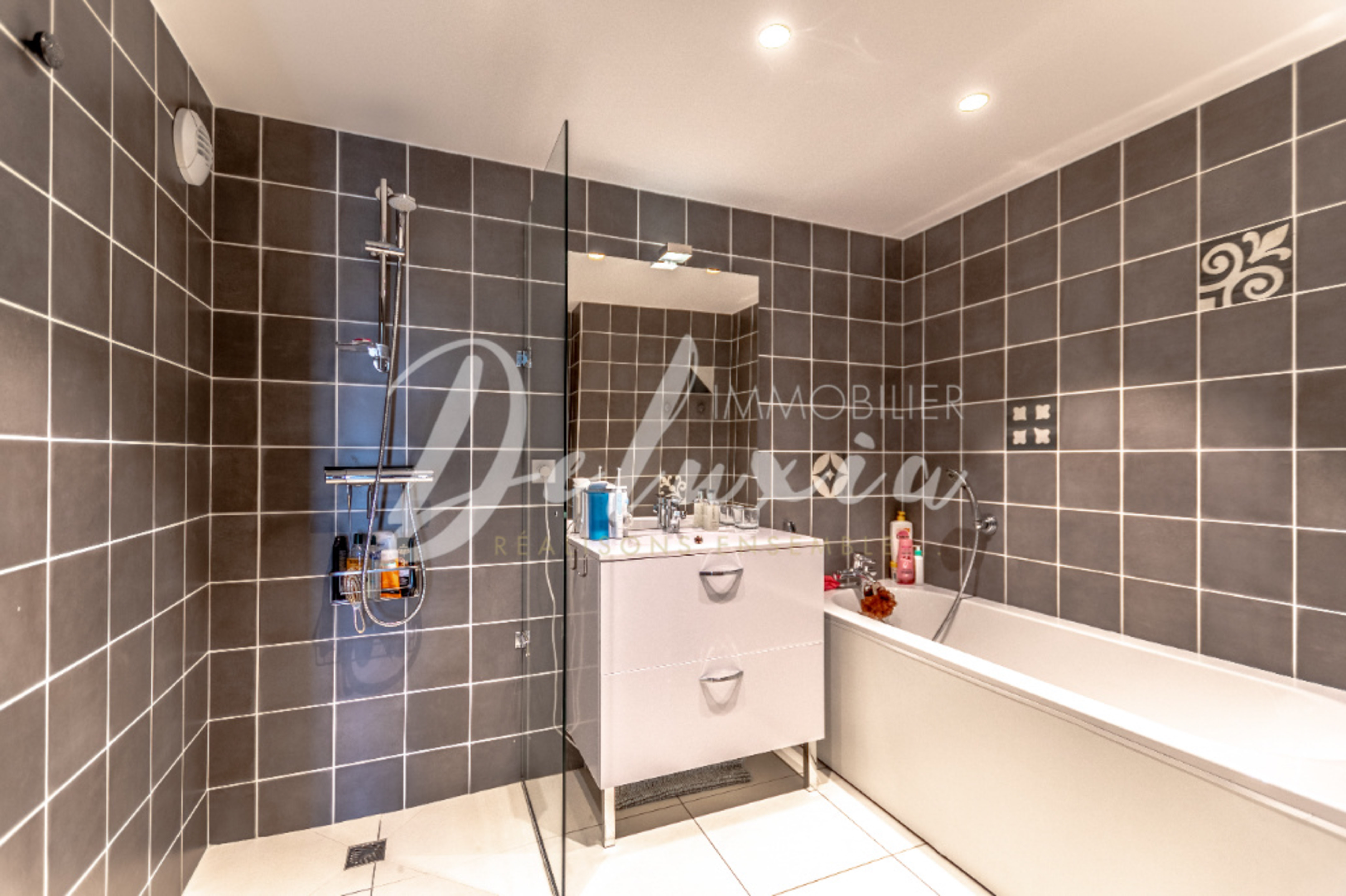 Achat appartement avec salle de bains moderne à Port Grimaud 