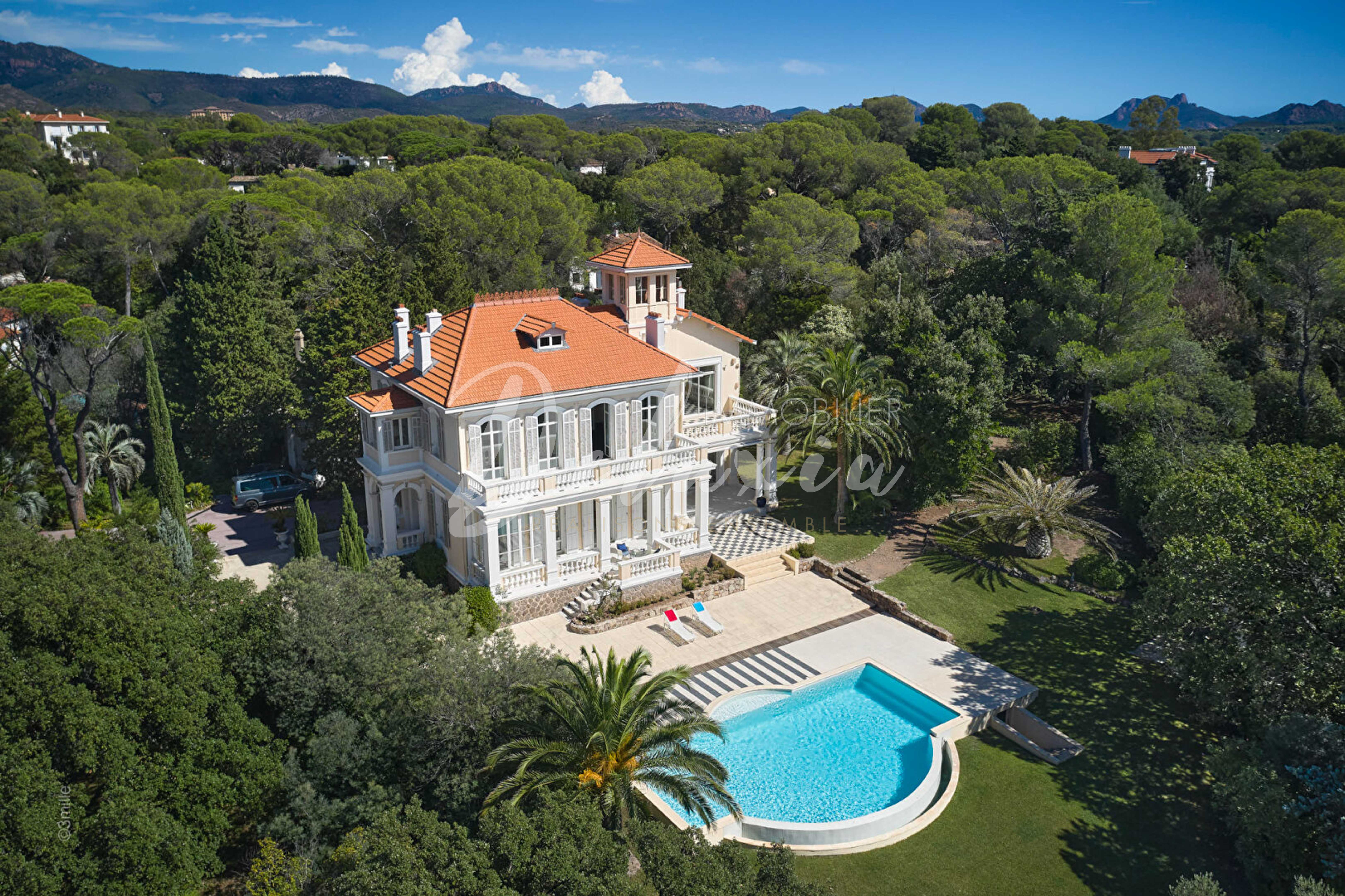 Villa avec piscine à vendre Saint-Raphaël 