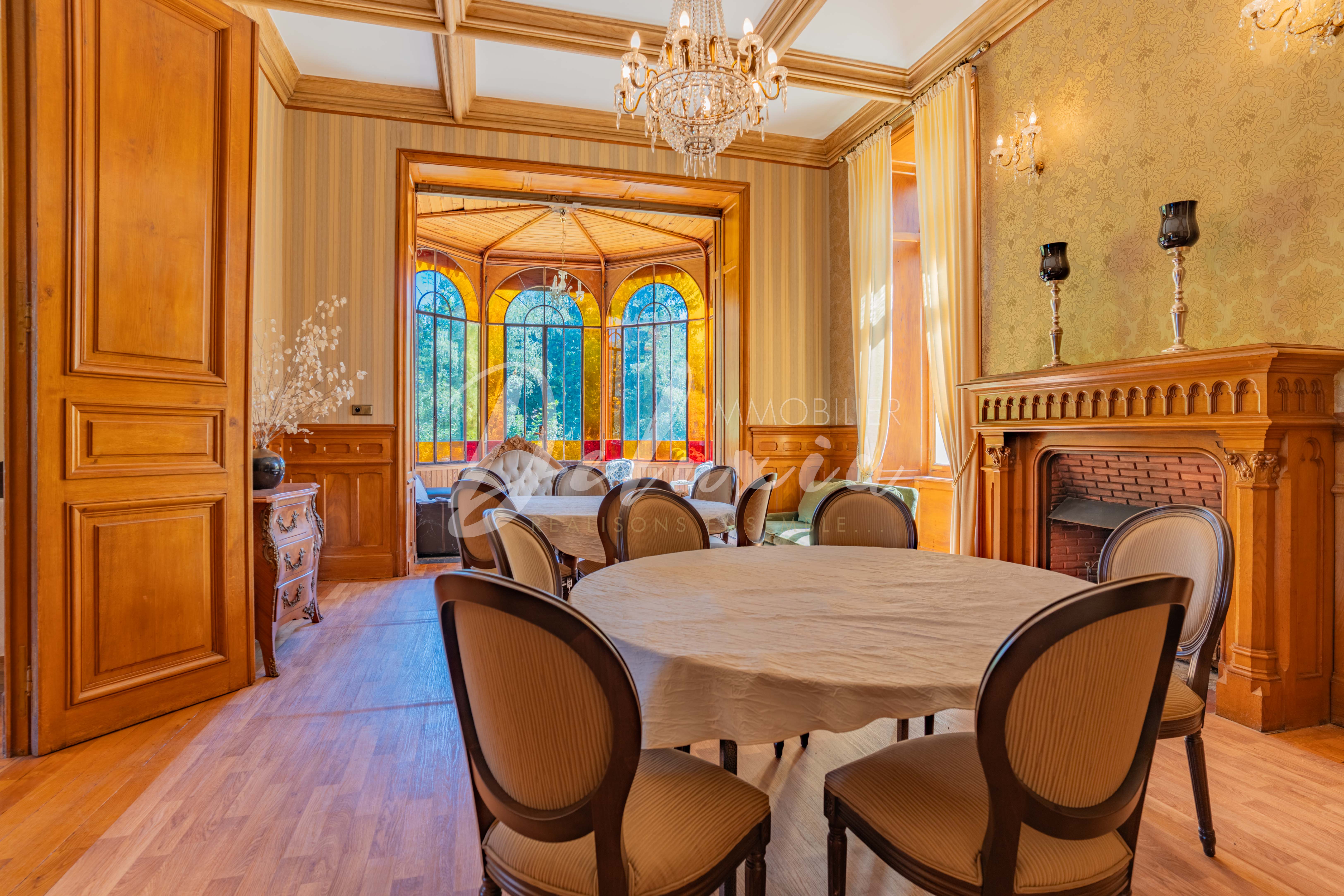 Achat propriété avec grande salle de réception à Saint-Julien-Molin-Molette