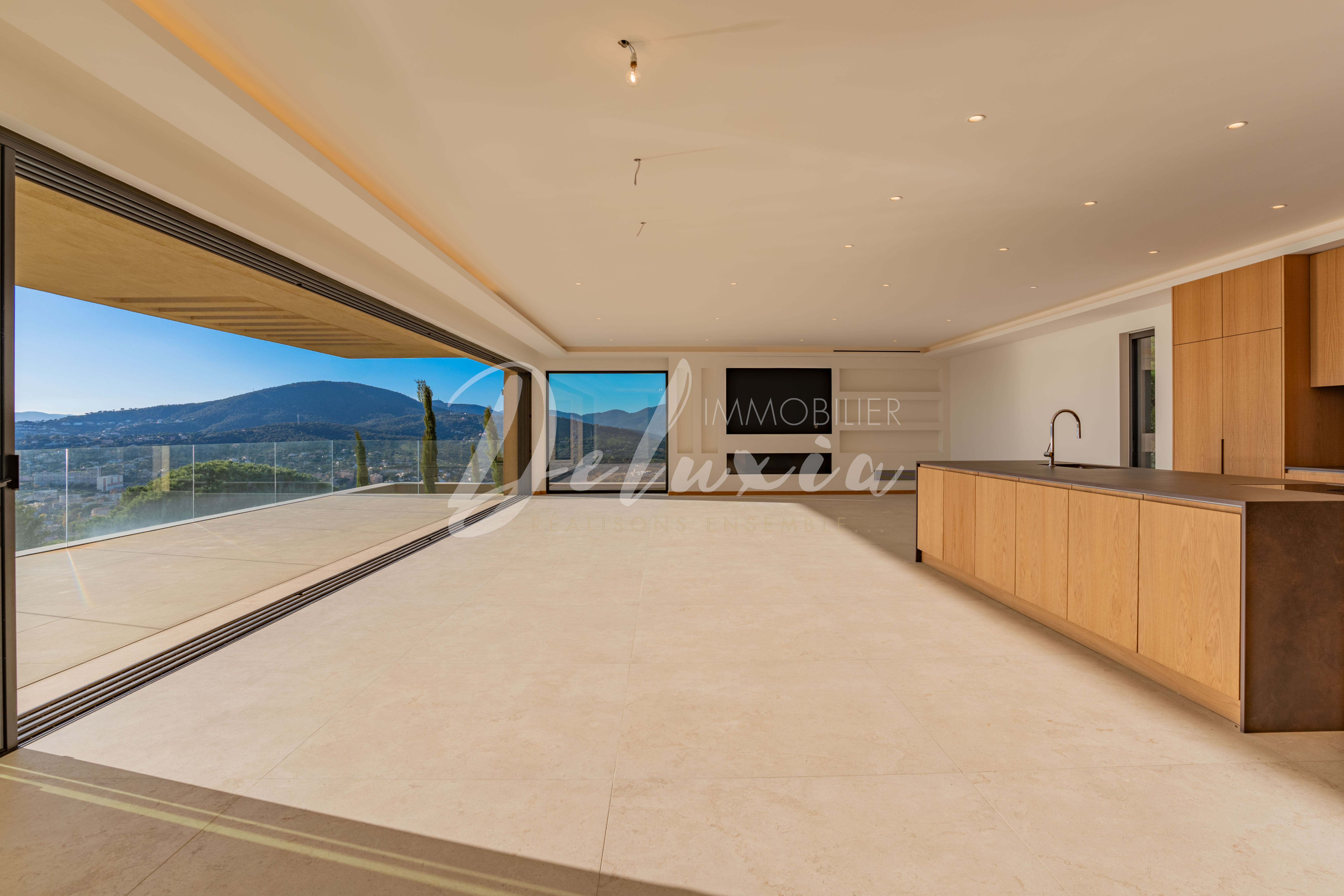 Achat villa avec grande pièce de vie à Sainte-Maxime 