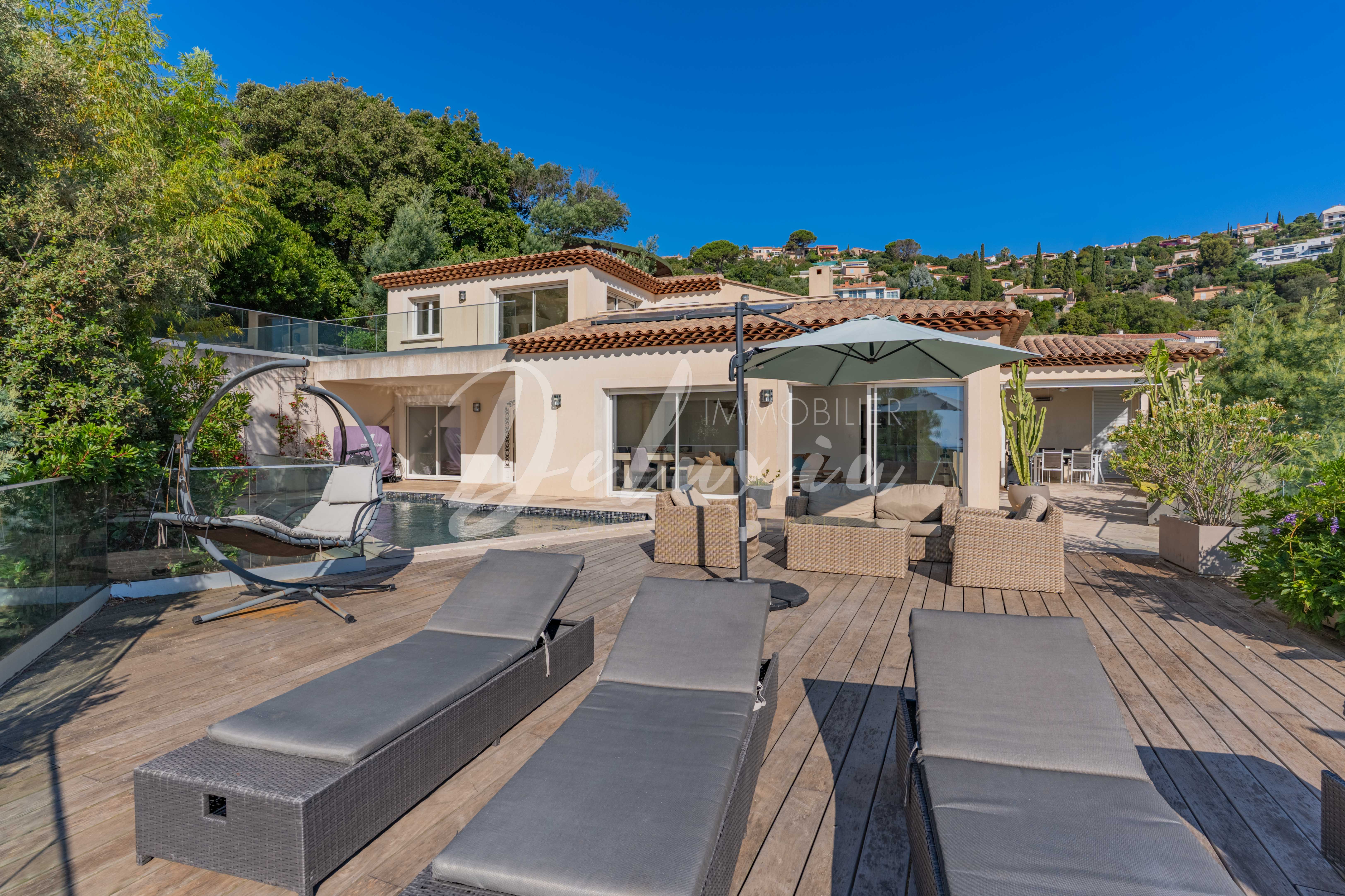 Villa avec grande terrasse à vendre aux Issambres