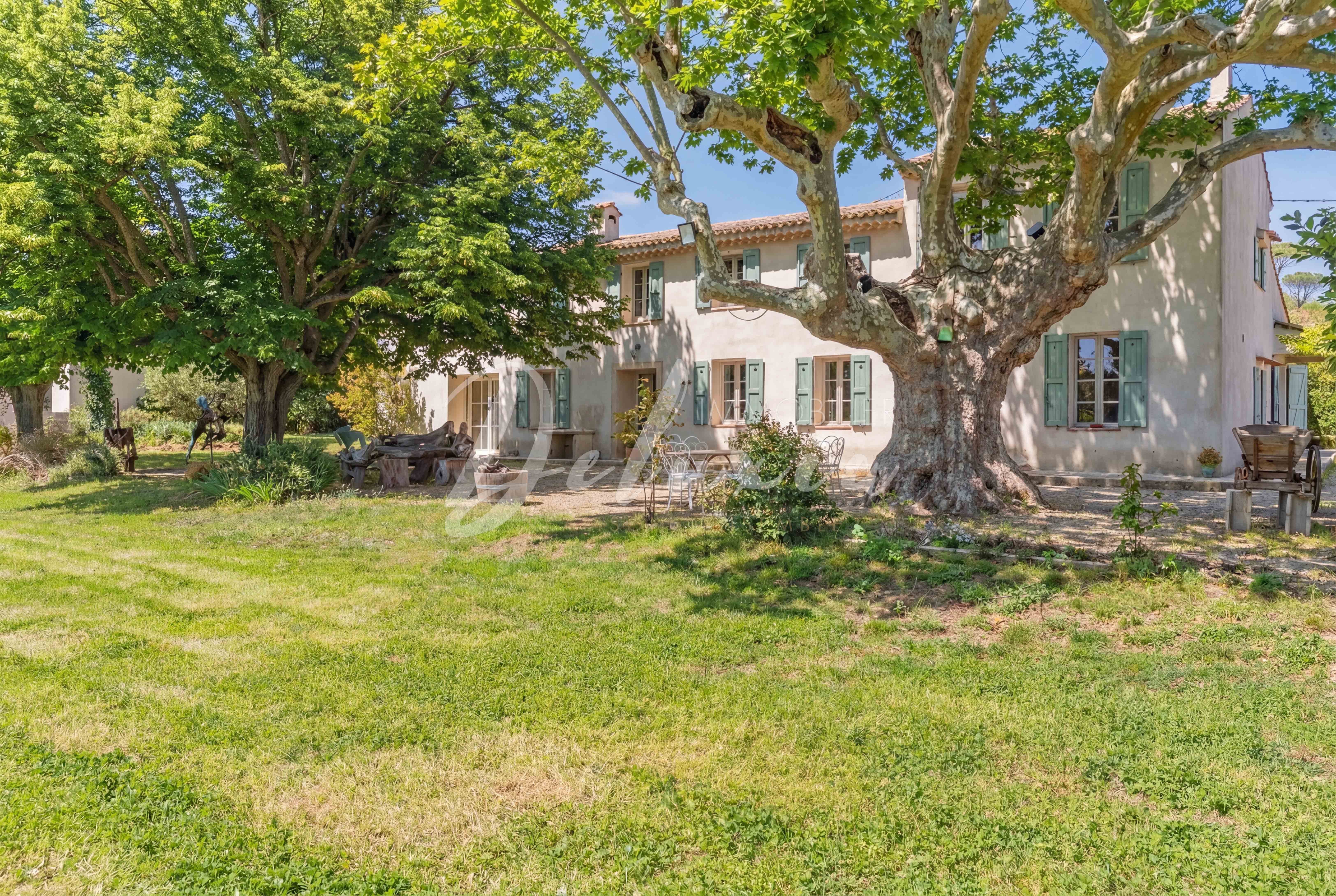 Propriété viticole AOC Côtes de Provence & IGP au coeur d'un écrin naturel, Vidauban.