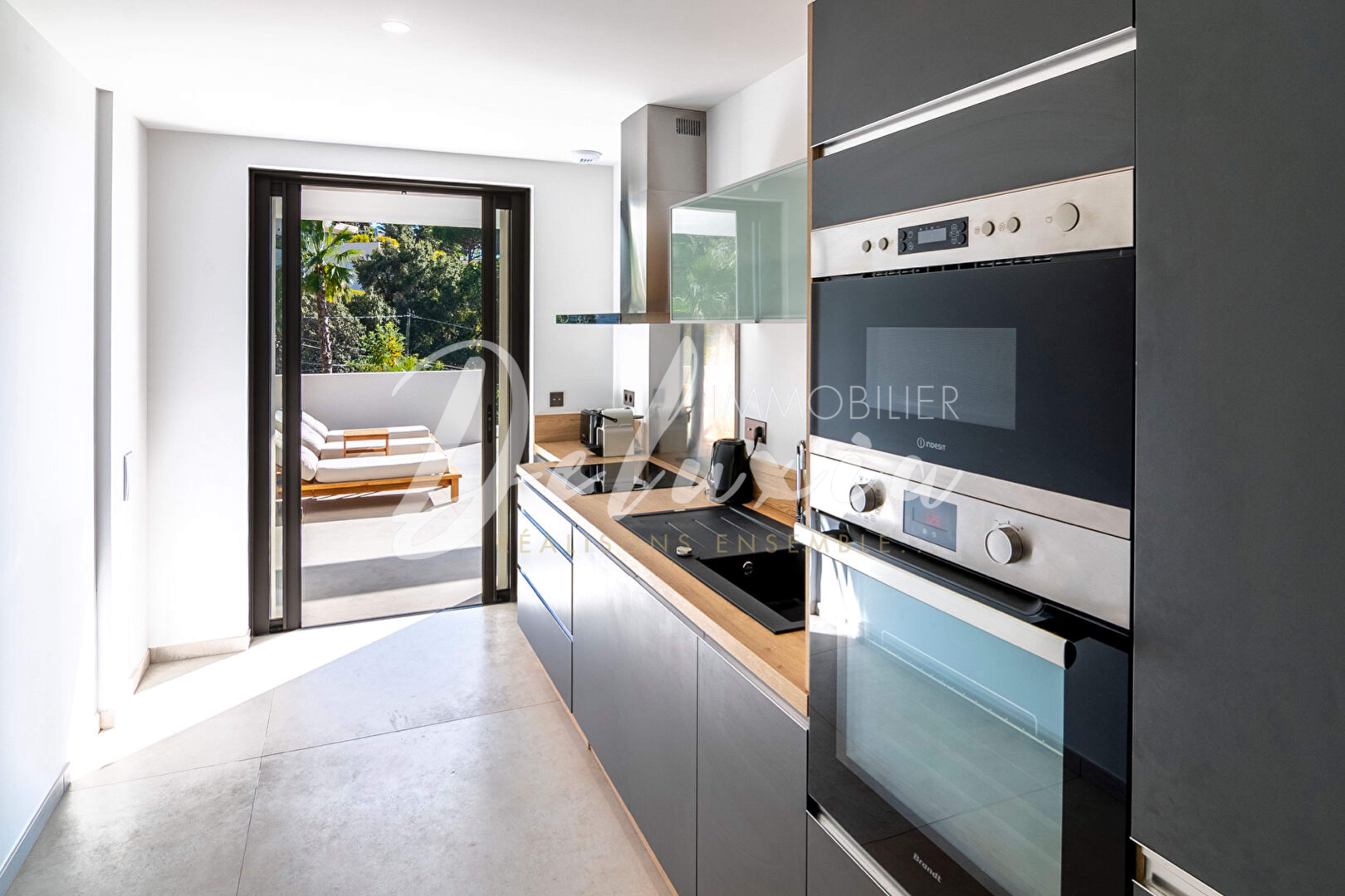Achat maison avec cuisine moderne à Sainte-Maxime 