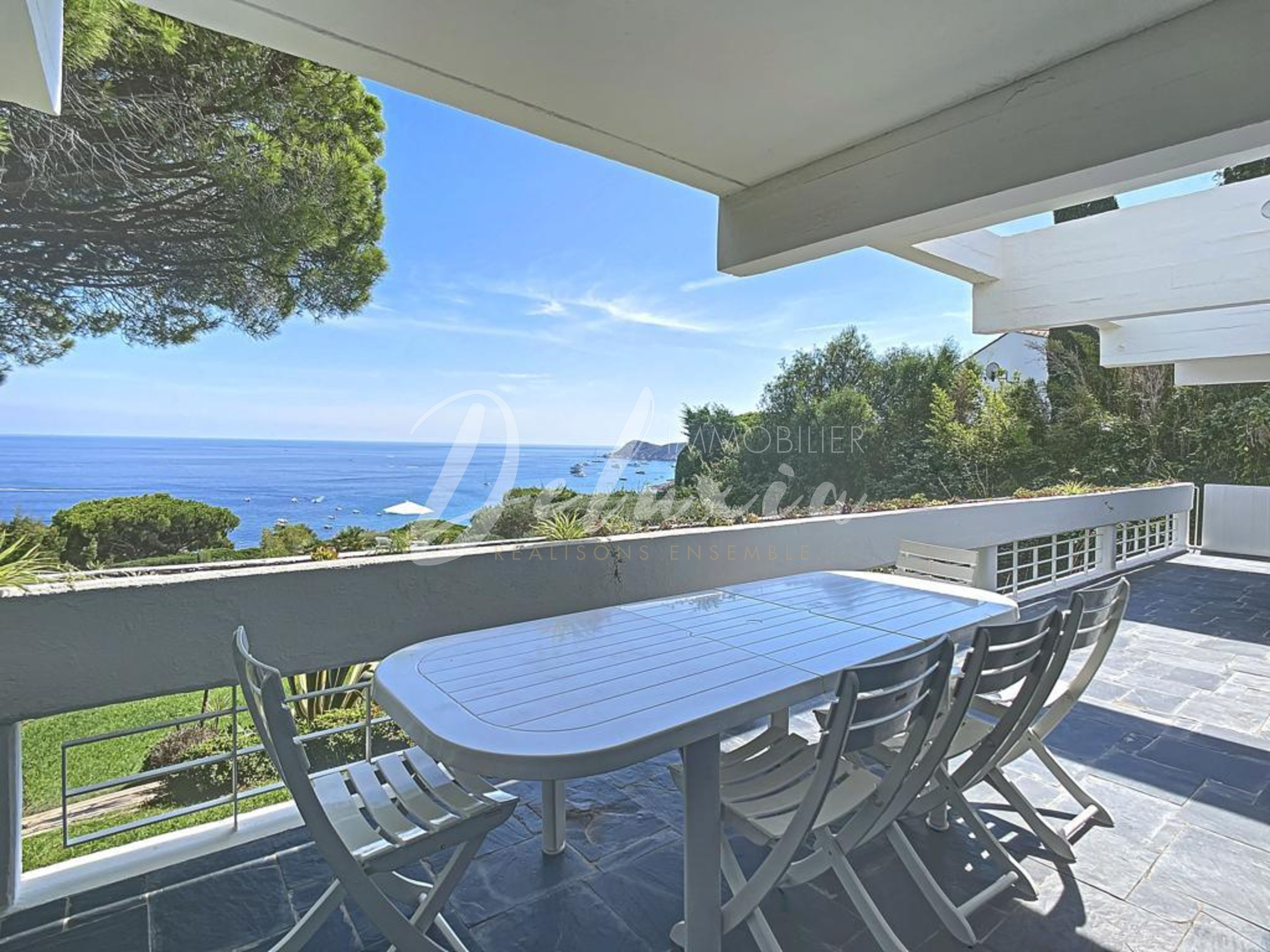 Maison avec grande terrasse vue mer à vendre à Ramatuelle
