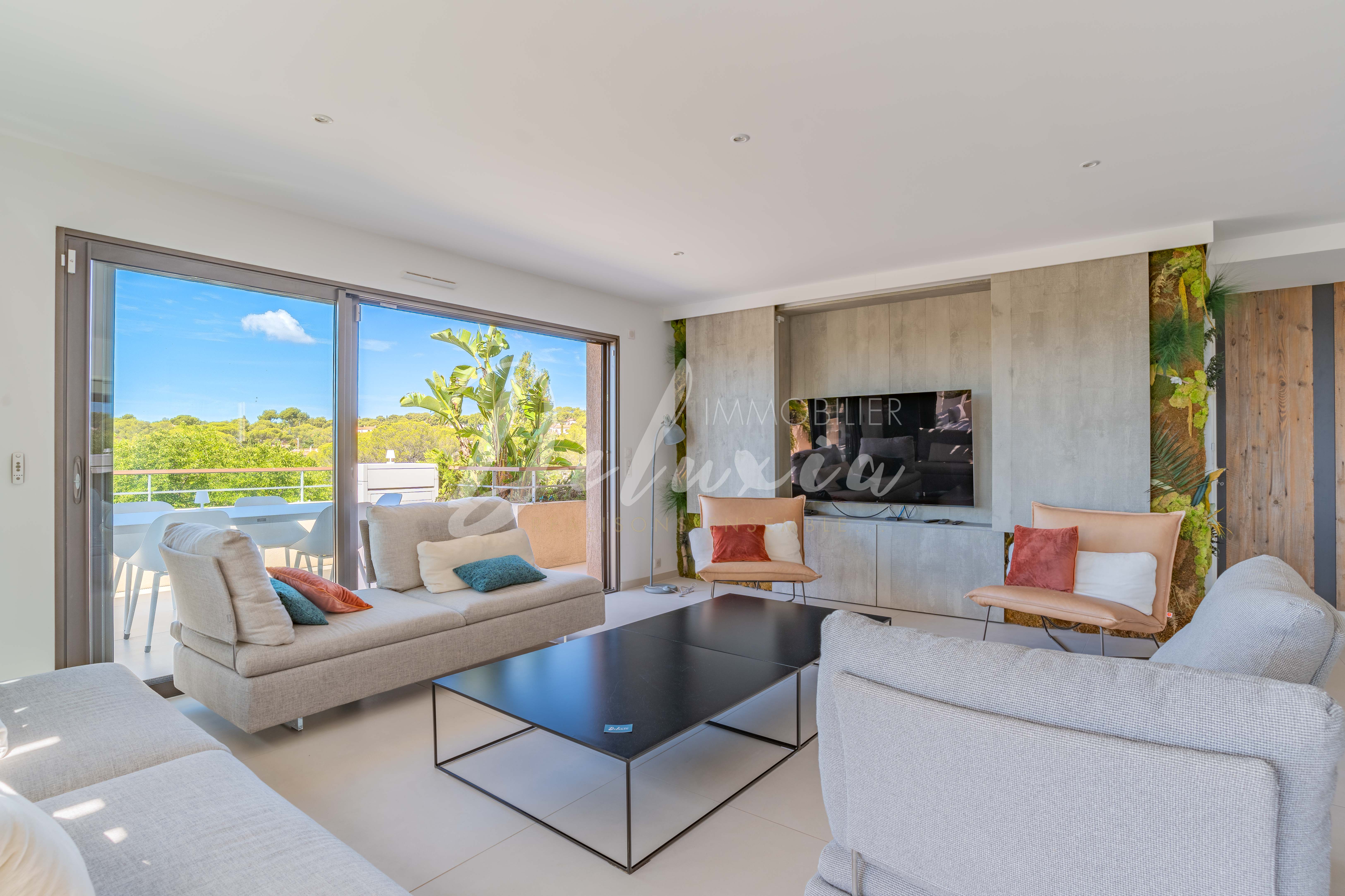 Appartement avec grande pièce de vie à vendre à Saint-Raphaël 