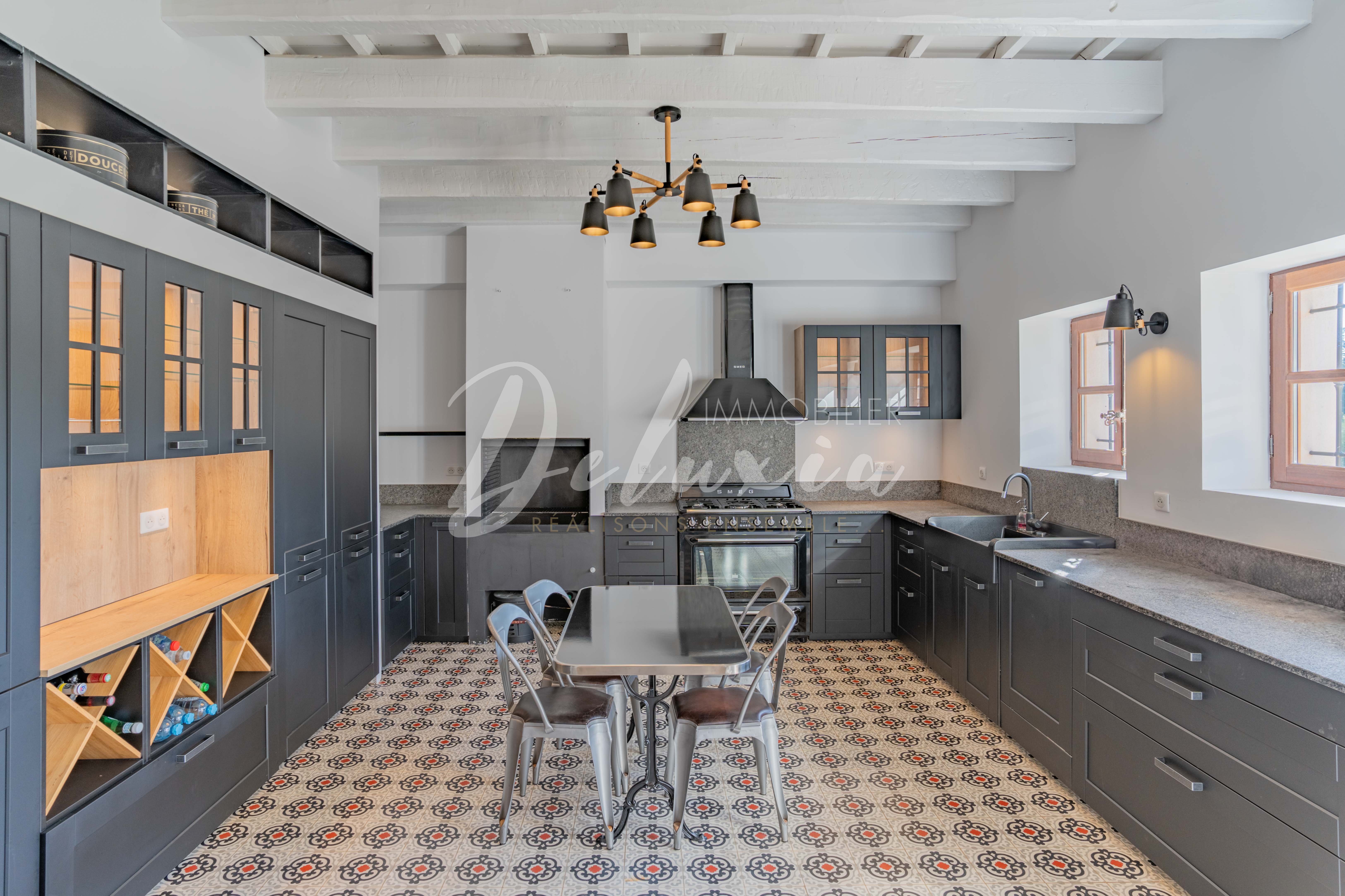 Achat maison avec cuisine moderne à Aups 