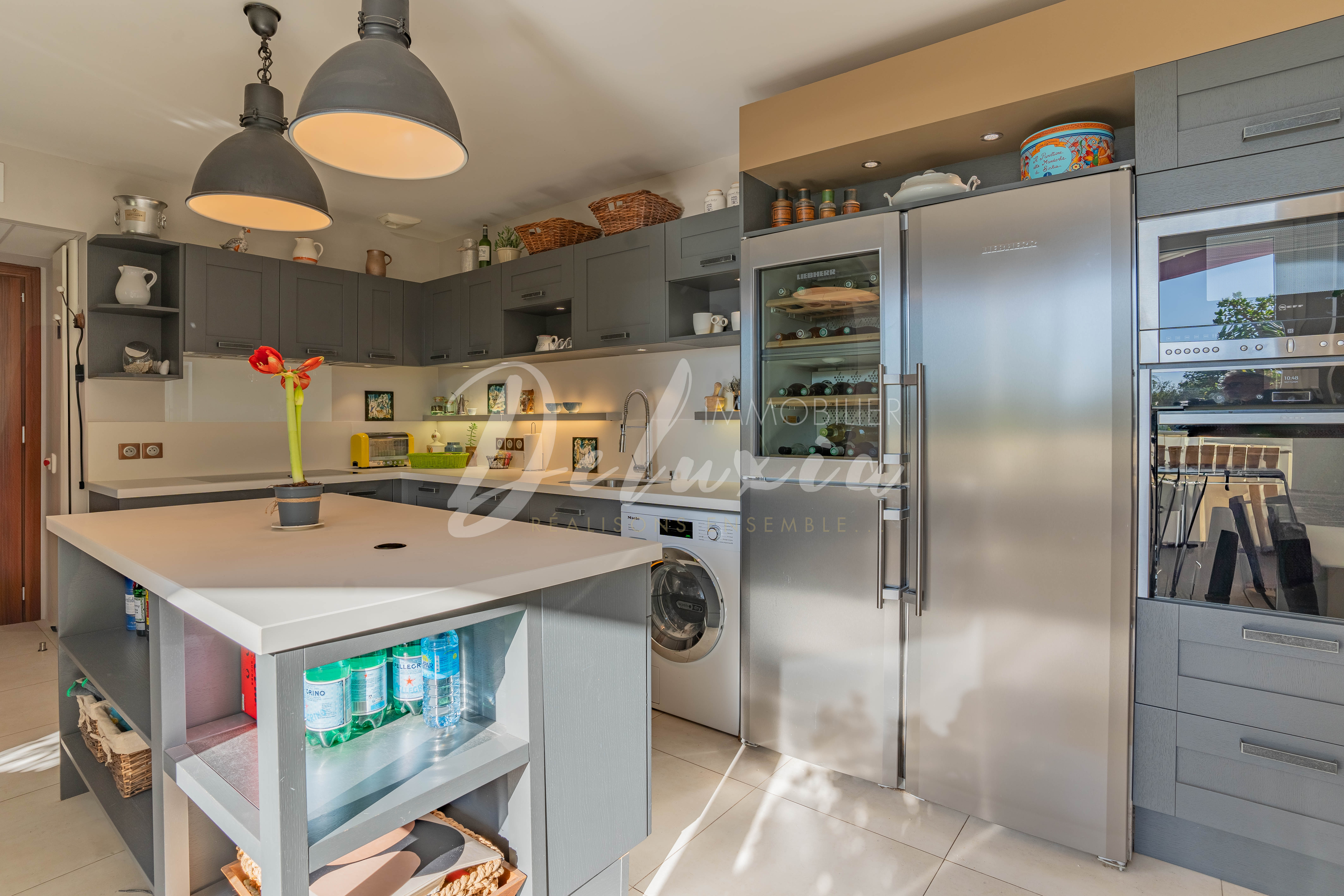 Achat appartement avec cuisine moderne à Agay 