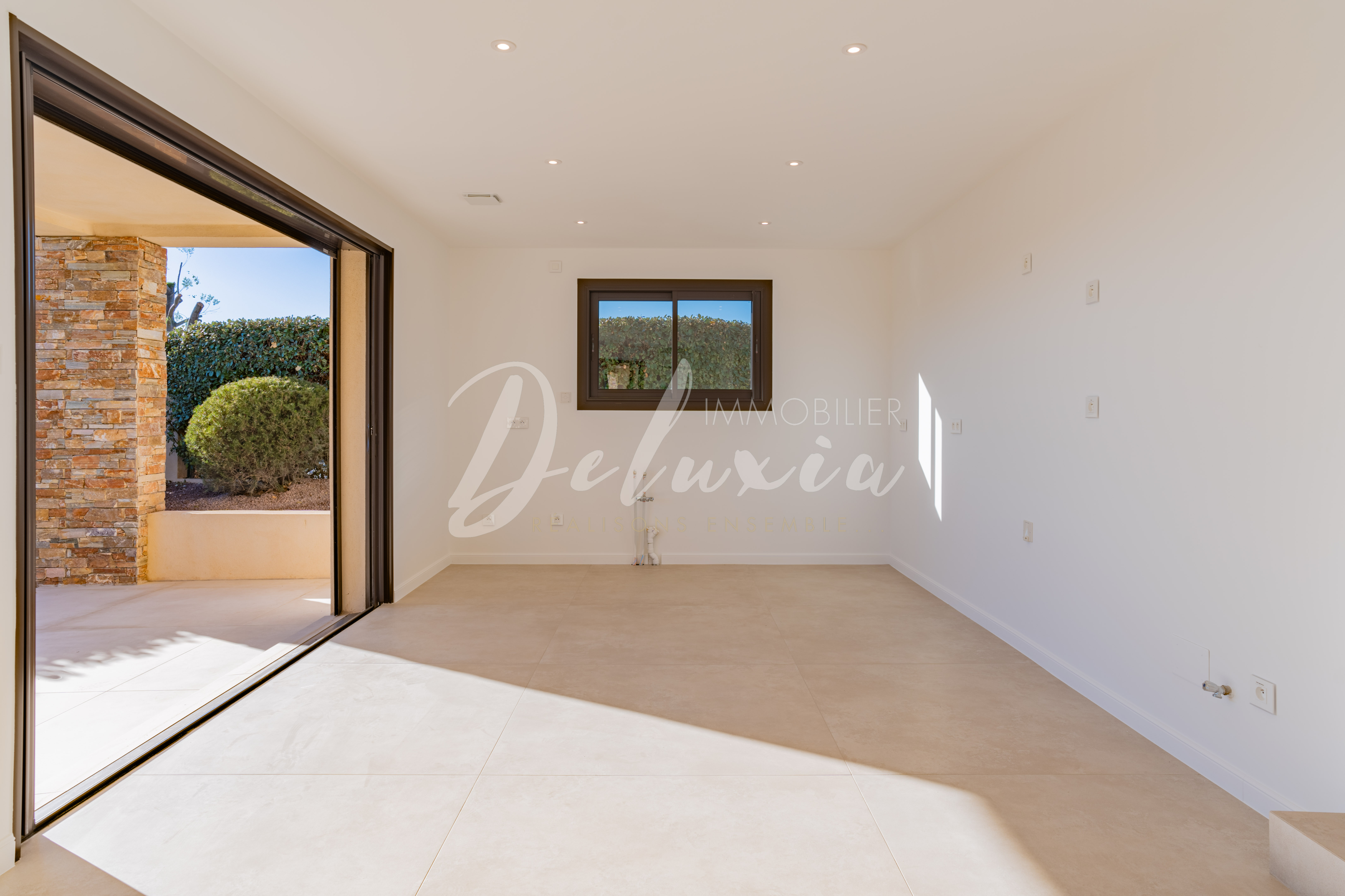 Villa avec grande cuisine à vendre à Saint-Raphaël 