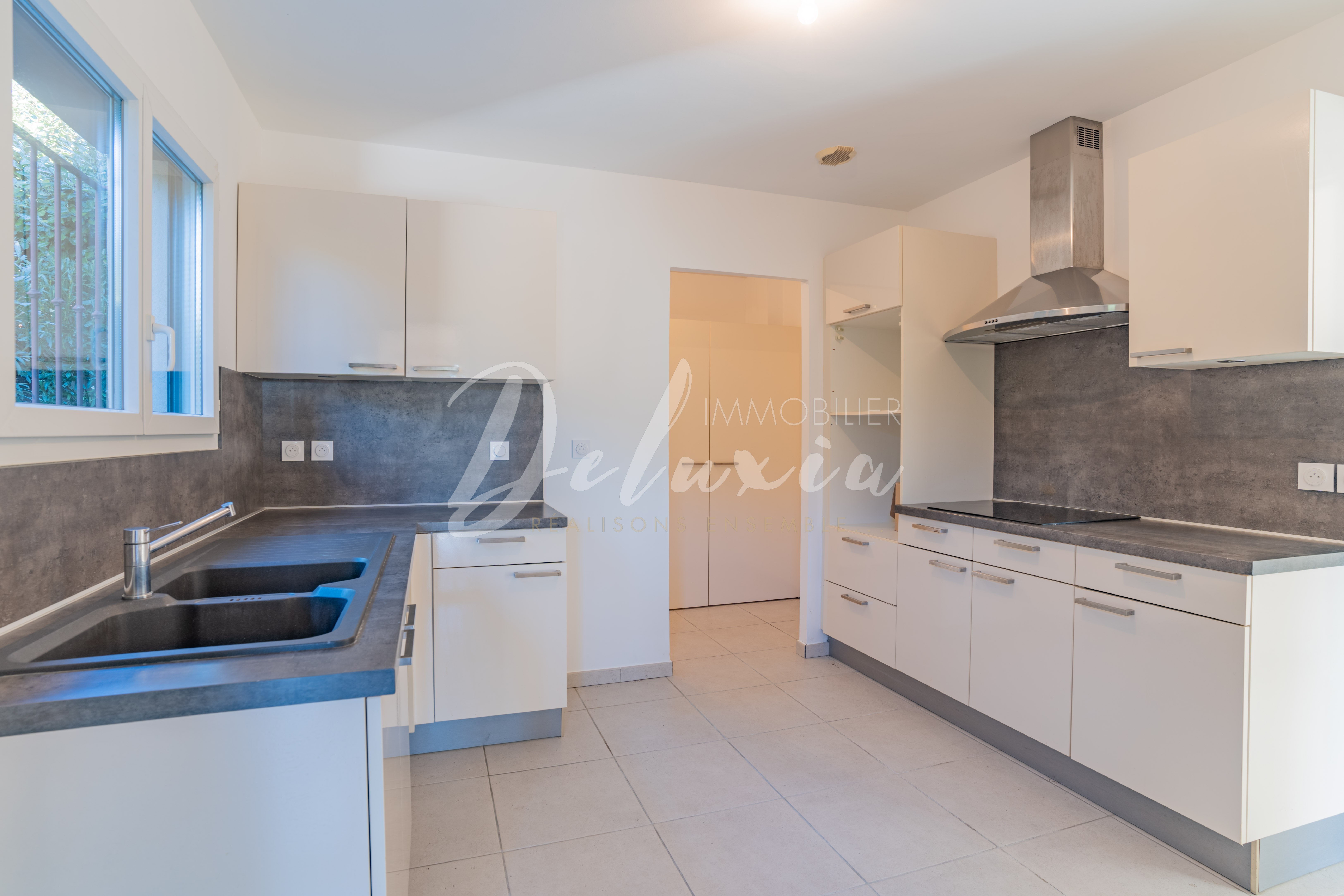 Achat maison avec grande cuisine indépendante équipée à Saint-Raphaël 