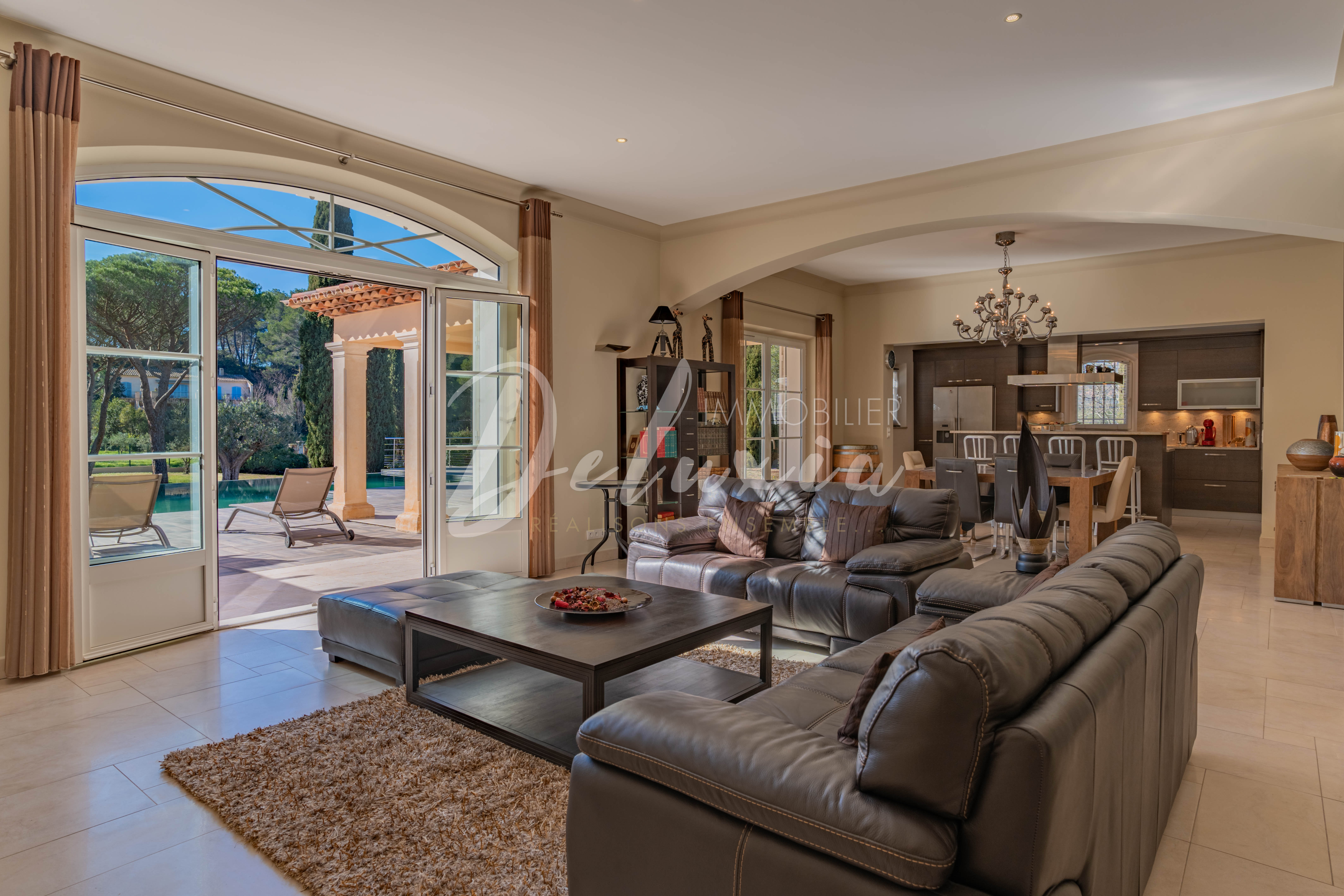 Villa à vendre avec grande pièce de vie à Puget-sur-Argens