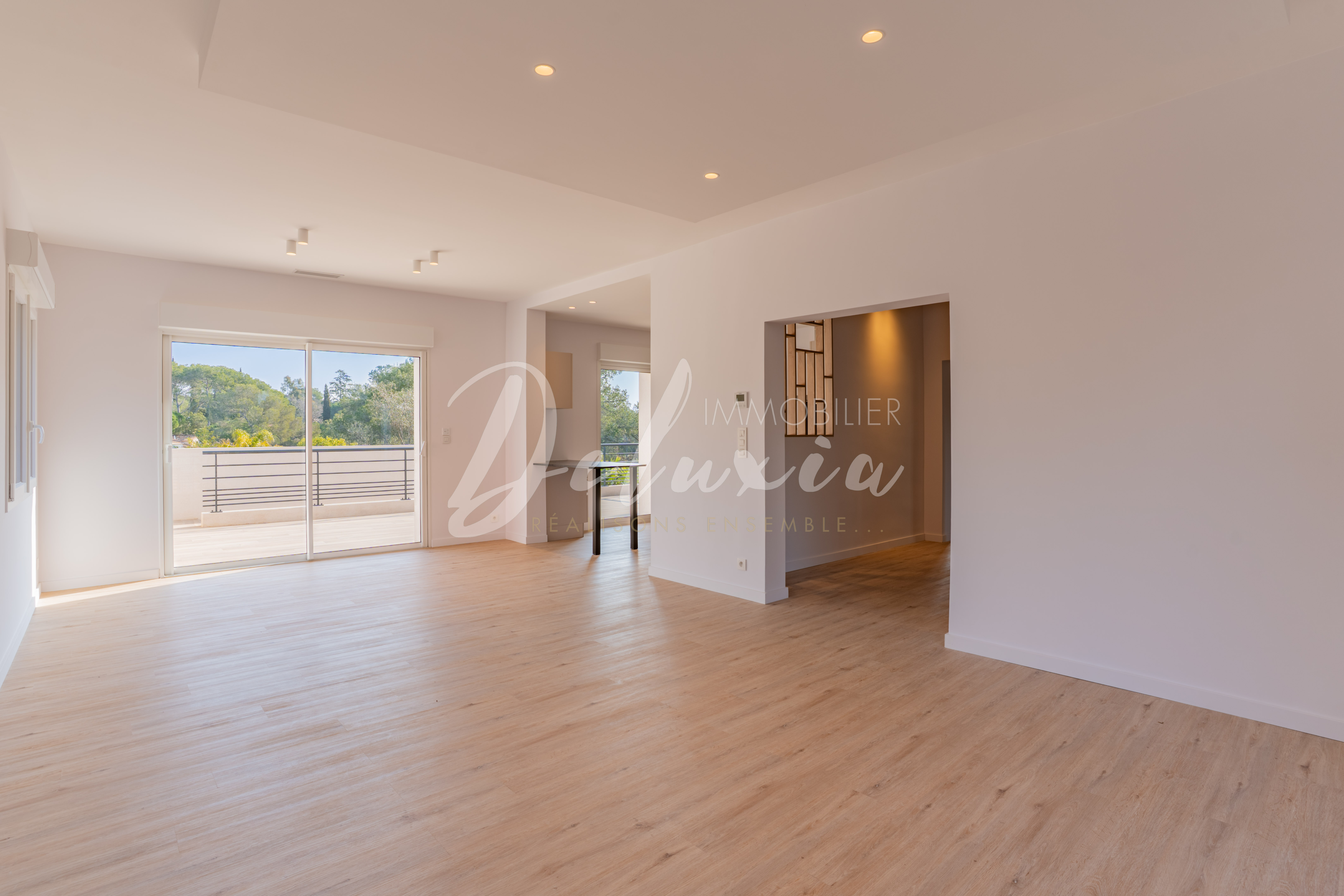 Villa à vendre avec grande pièce de vie à Saint-Raphaël 