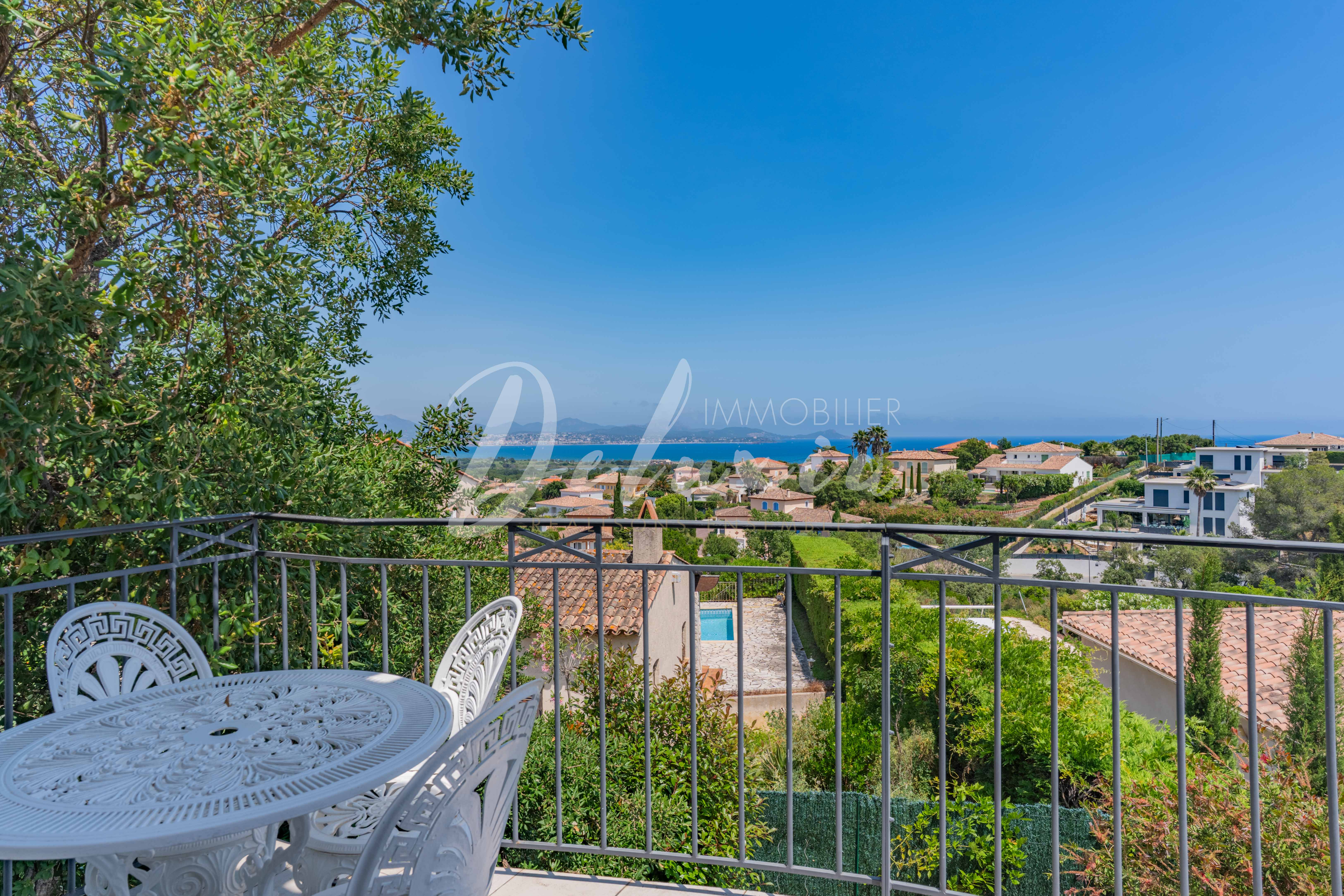 Maison avec vue dégagée à vendre à Saint-Aygulf