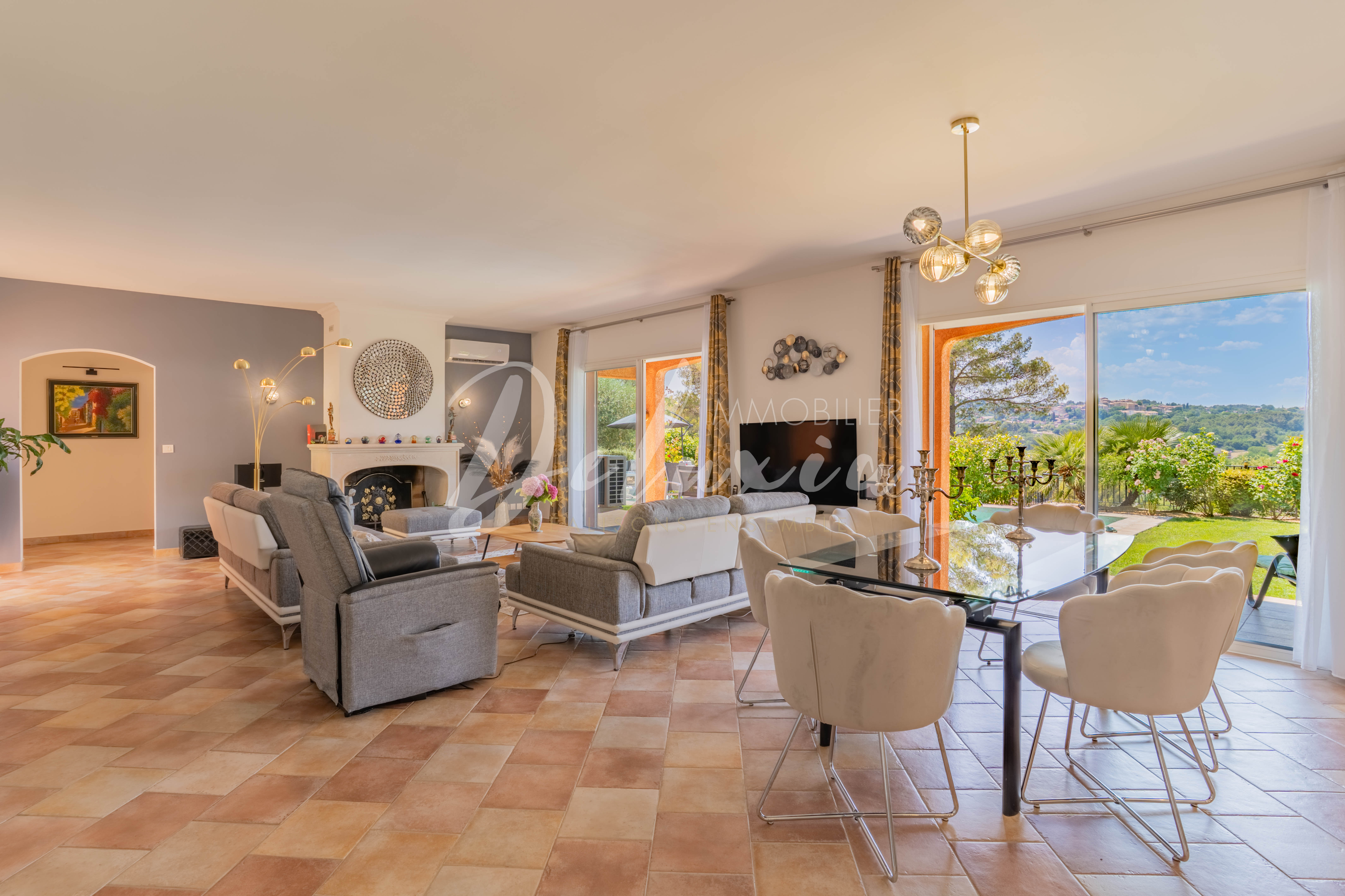 Maison avec grande pièce de vie à vendre à Draguignan 