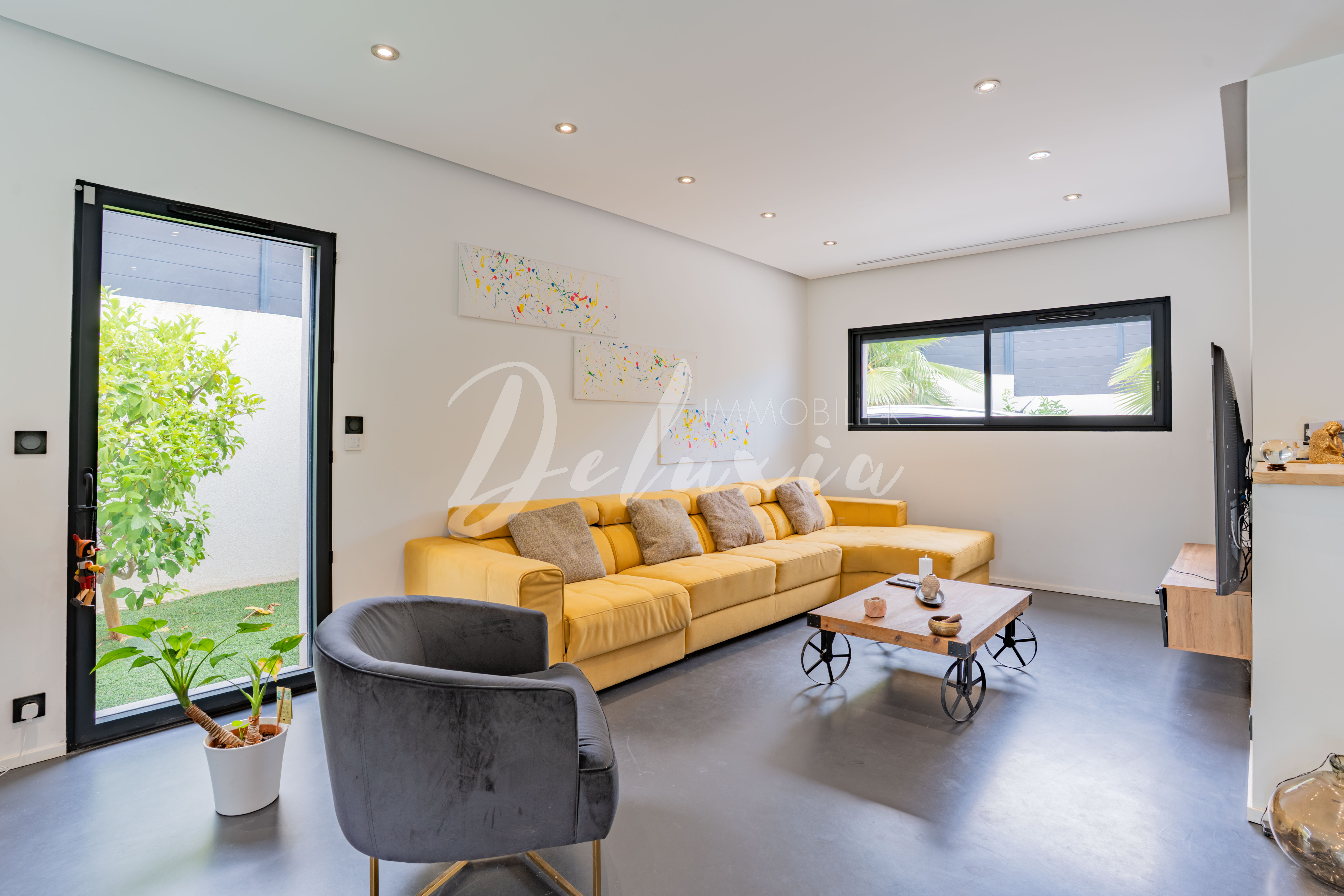 Maison à vendre avec séjour lumineux à Saint-Aygulf 