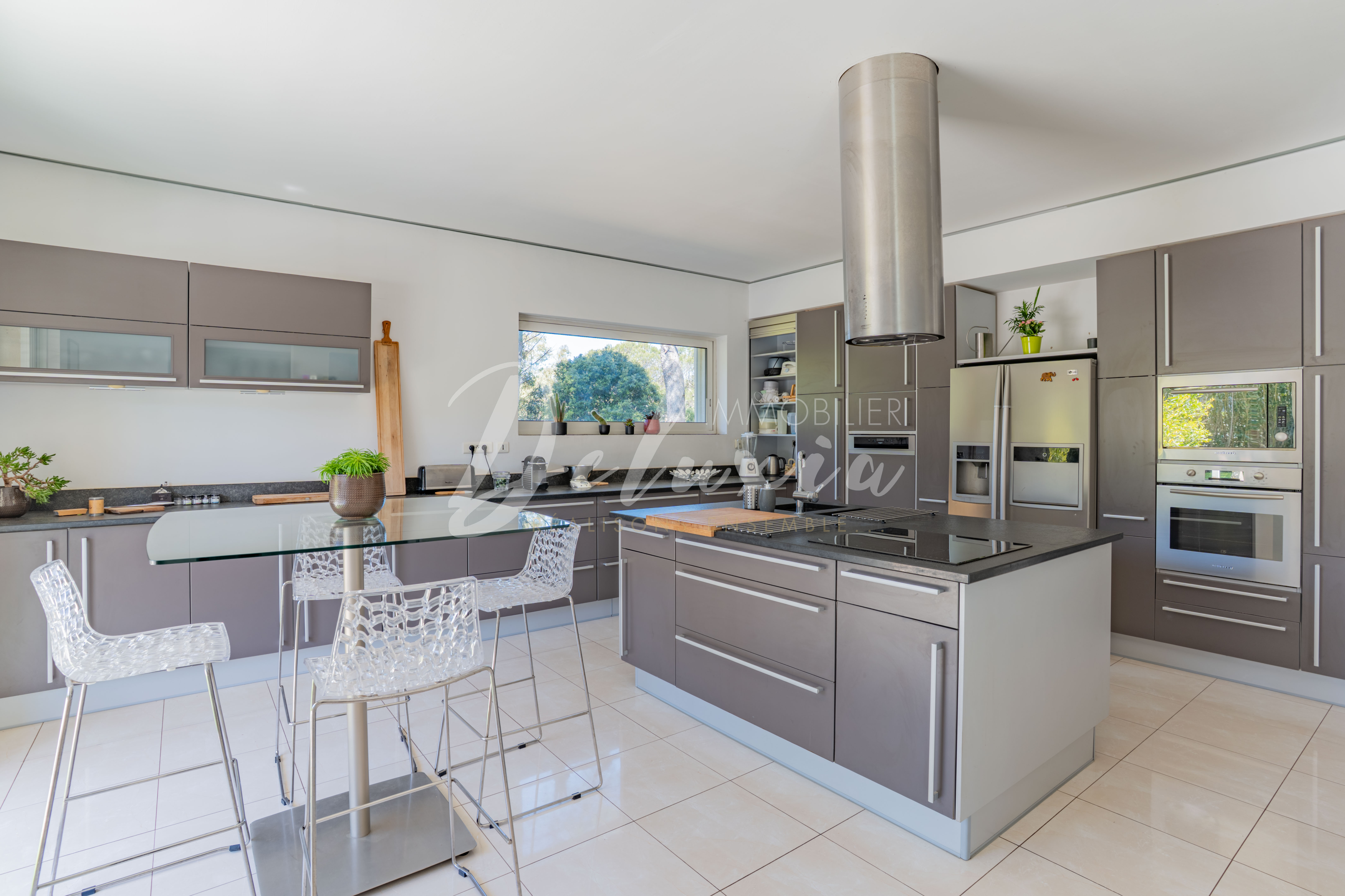 Villa moderne à vendre avec piscine, Fréjus.