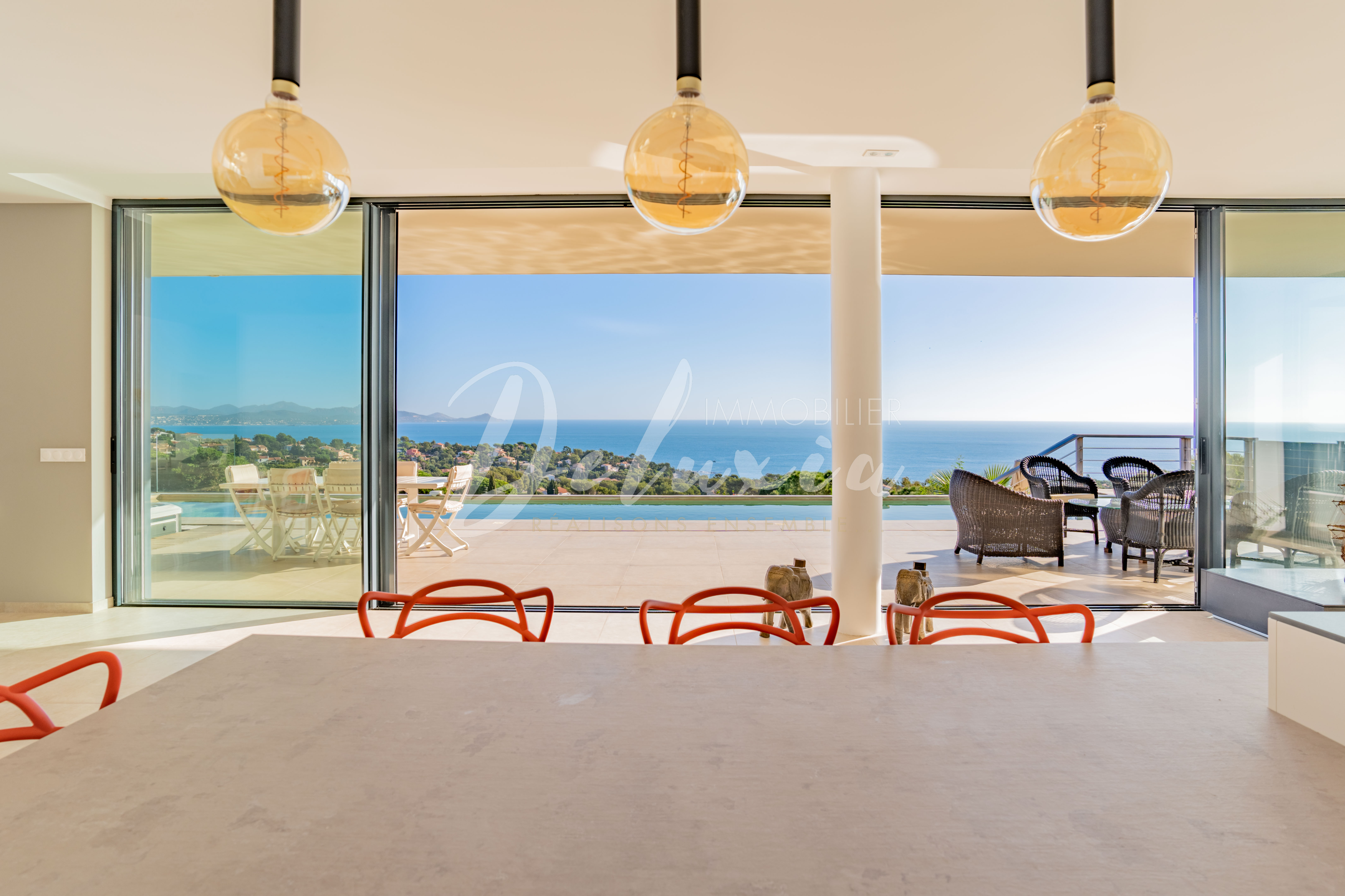 Villa avec salle à manger vue mer aux Issambres 