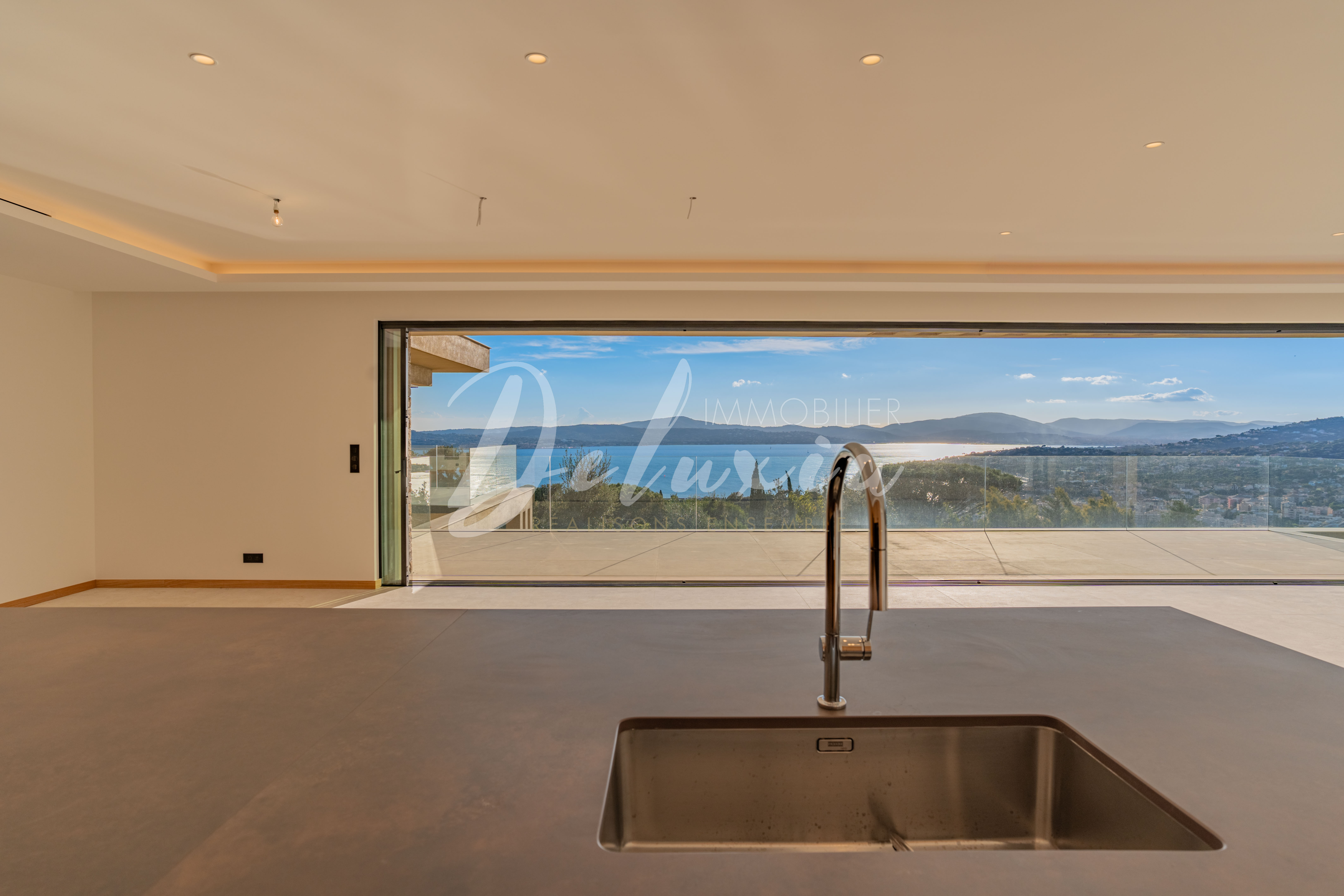 Villa lumineuse à vendre à Sainte-Maxime 