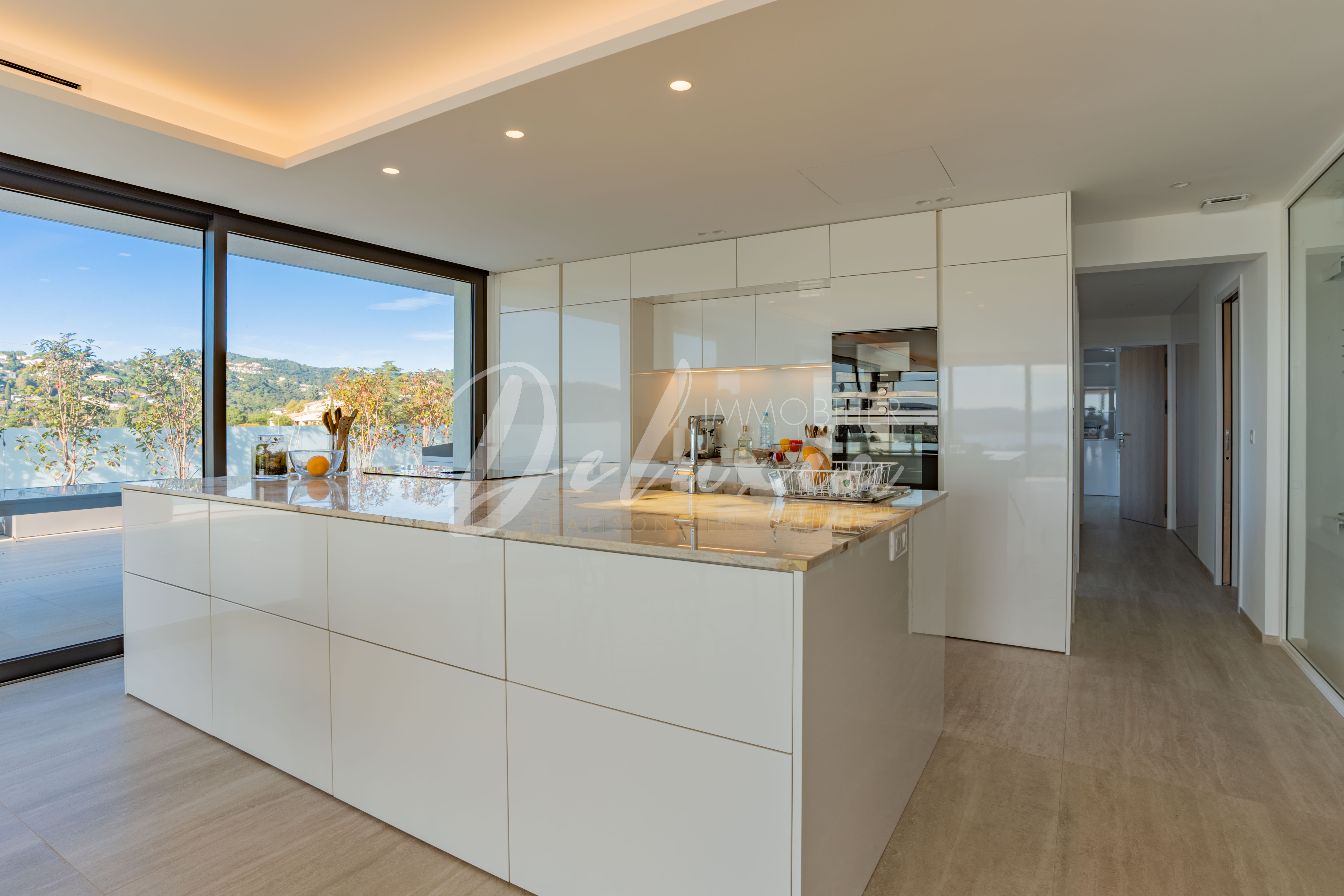 Achat villa avec cuisine moderne en granit, Les Issambres 
