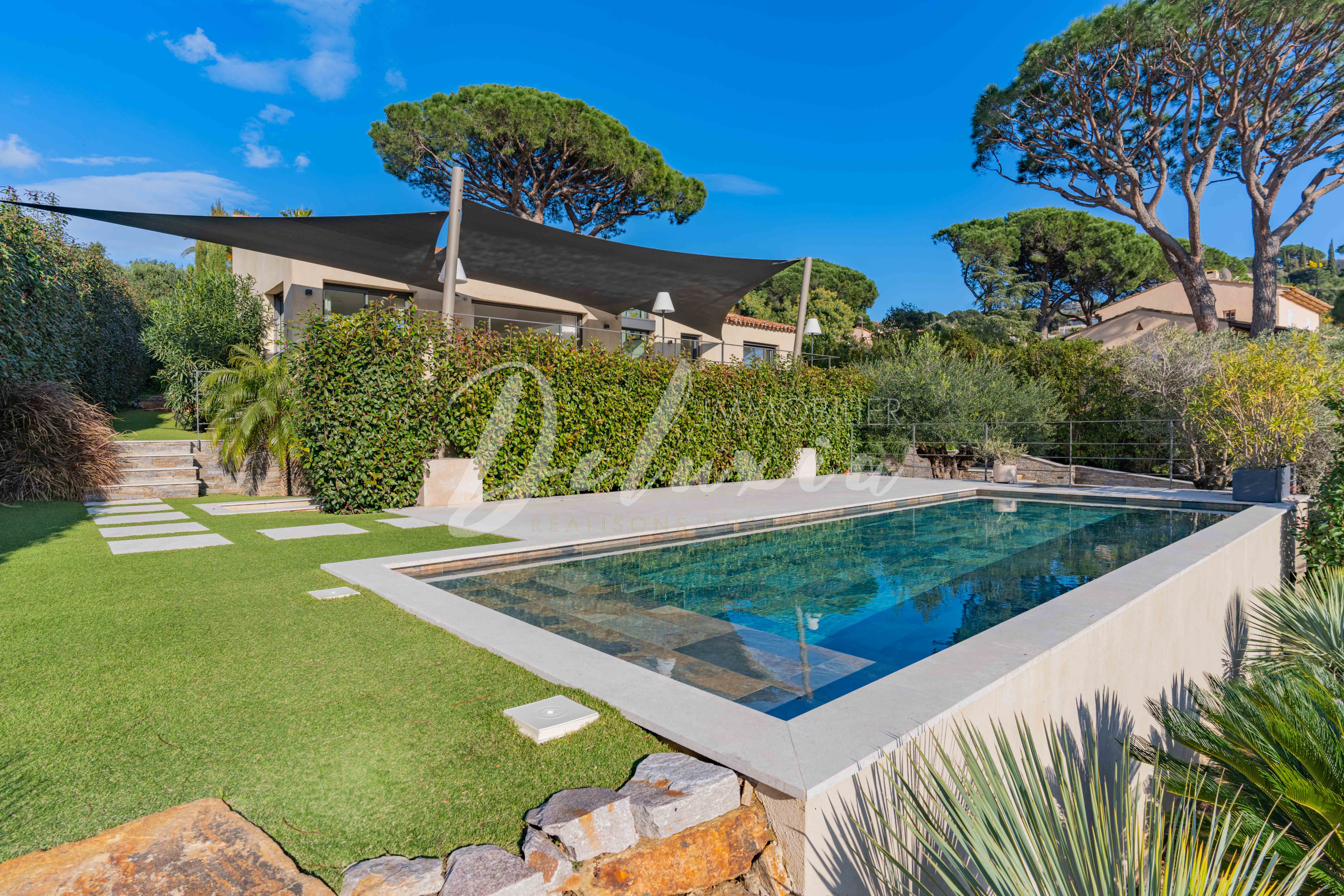 Achat villa avec piscine chauffée au sel à Sainte-Maxime 