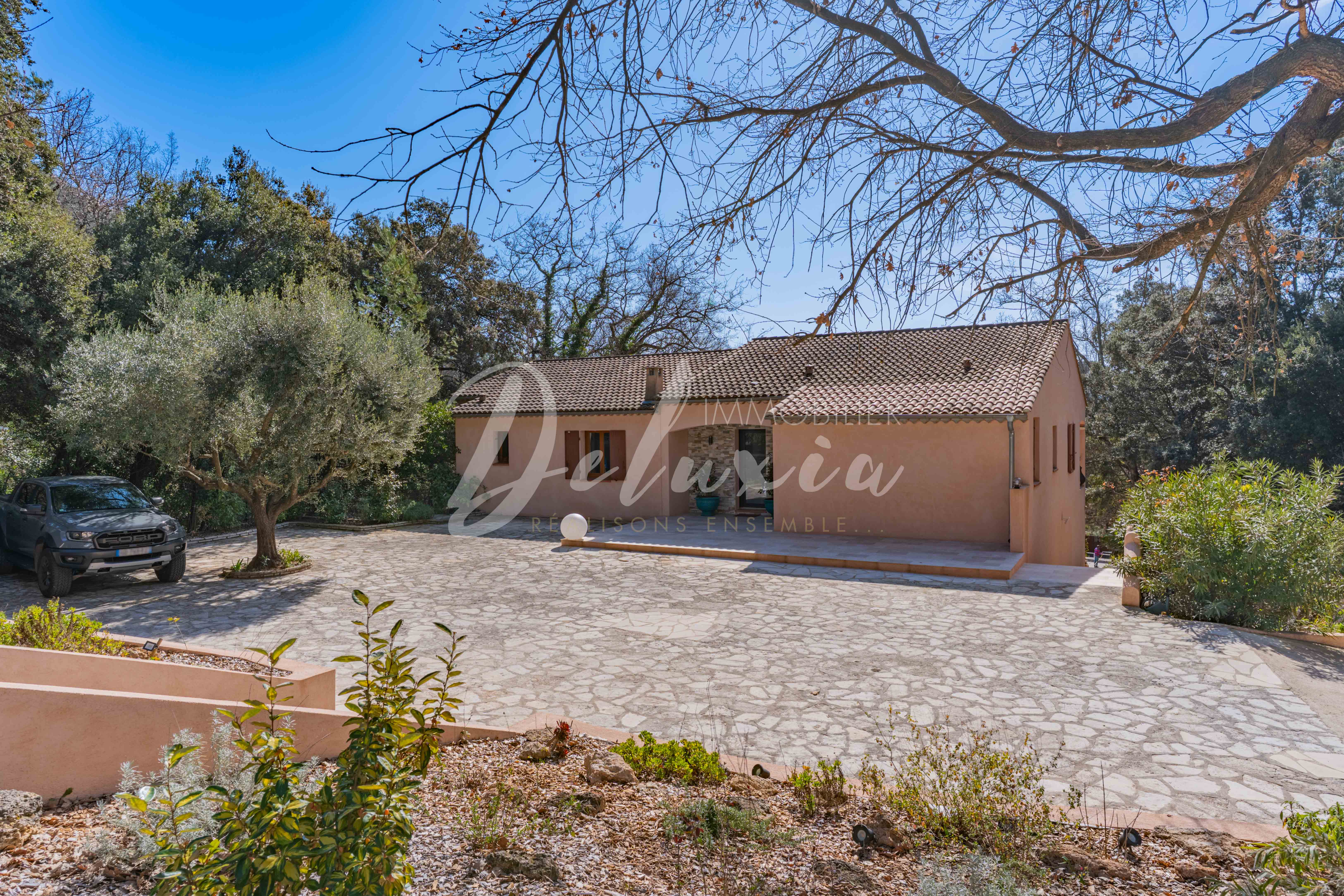 Achat maison avec grand terrain à La Motte