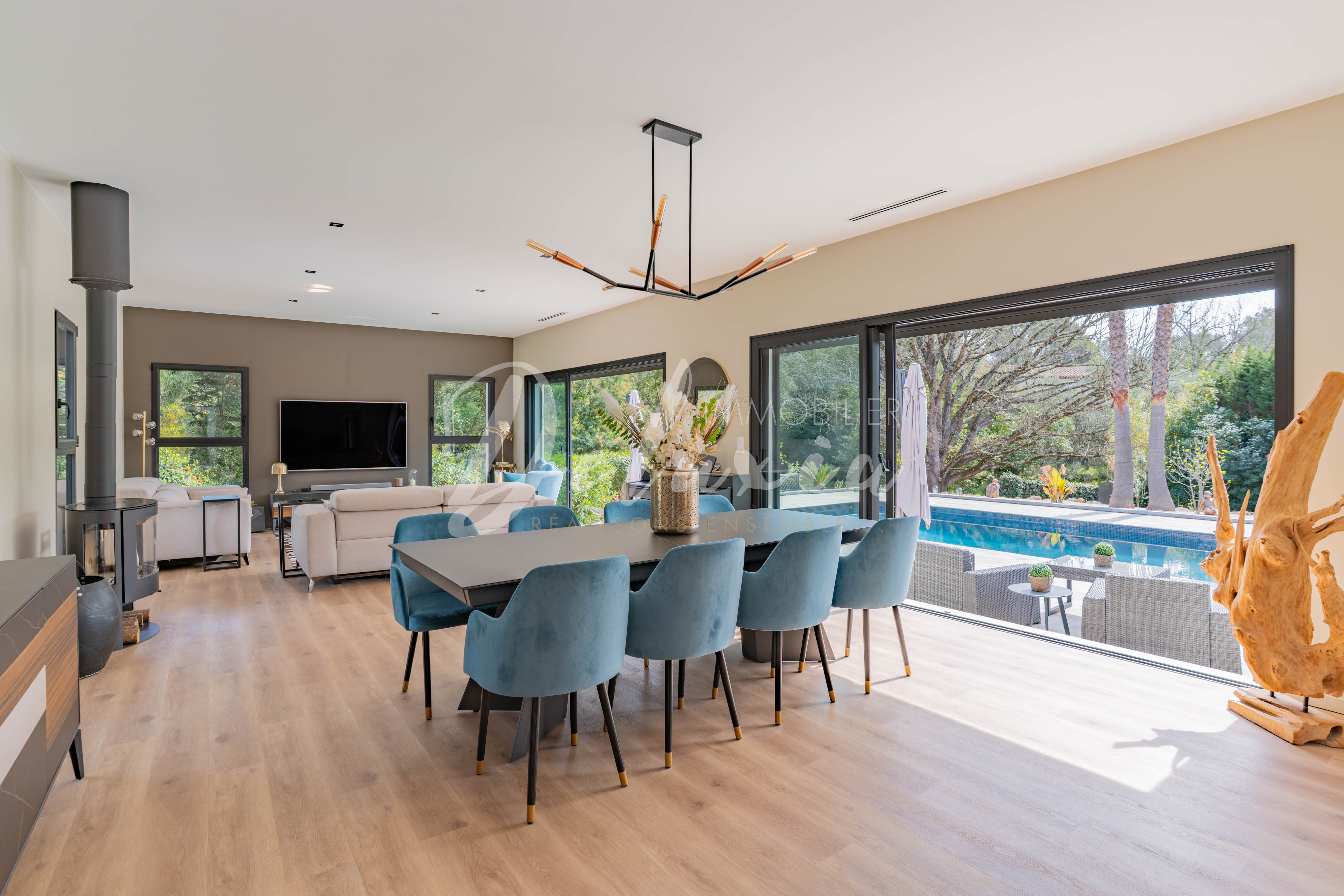 Villa à vendre avec des beaux volumes à Saint-Raphaël 