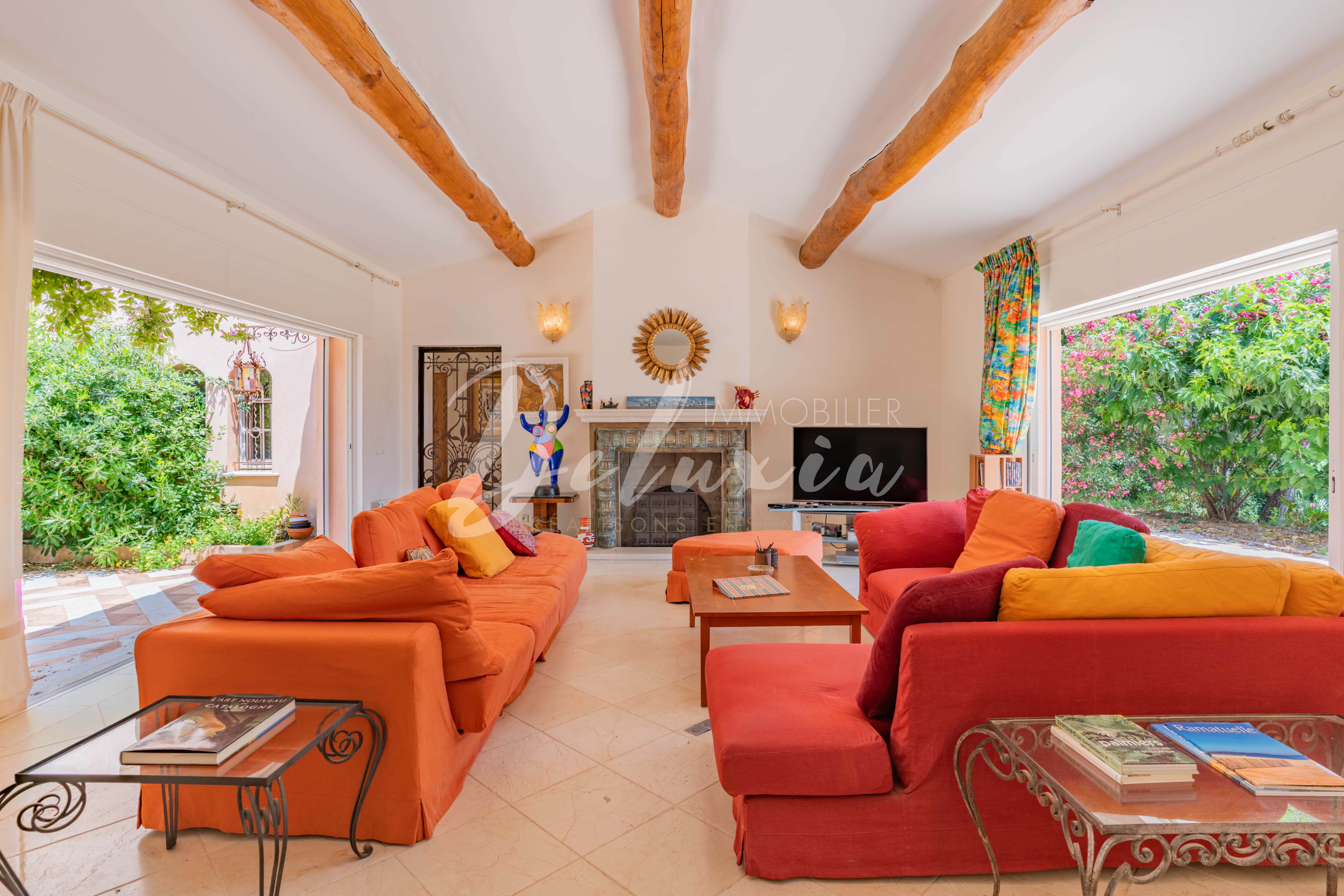 Achat villa avec séjour lumineux à Ramatuelle 