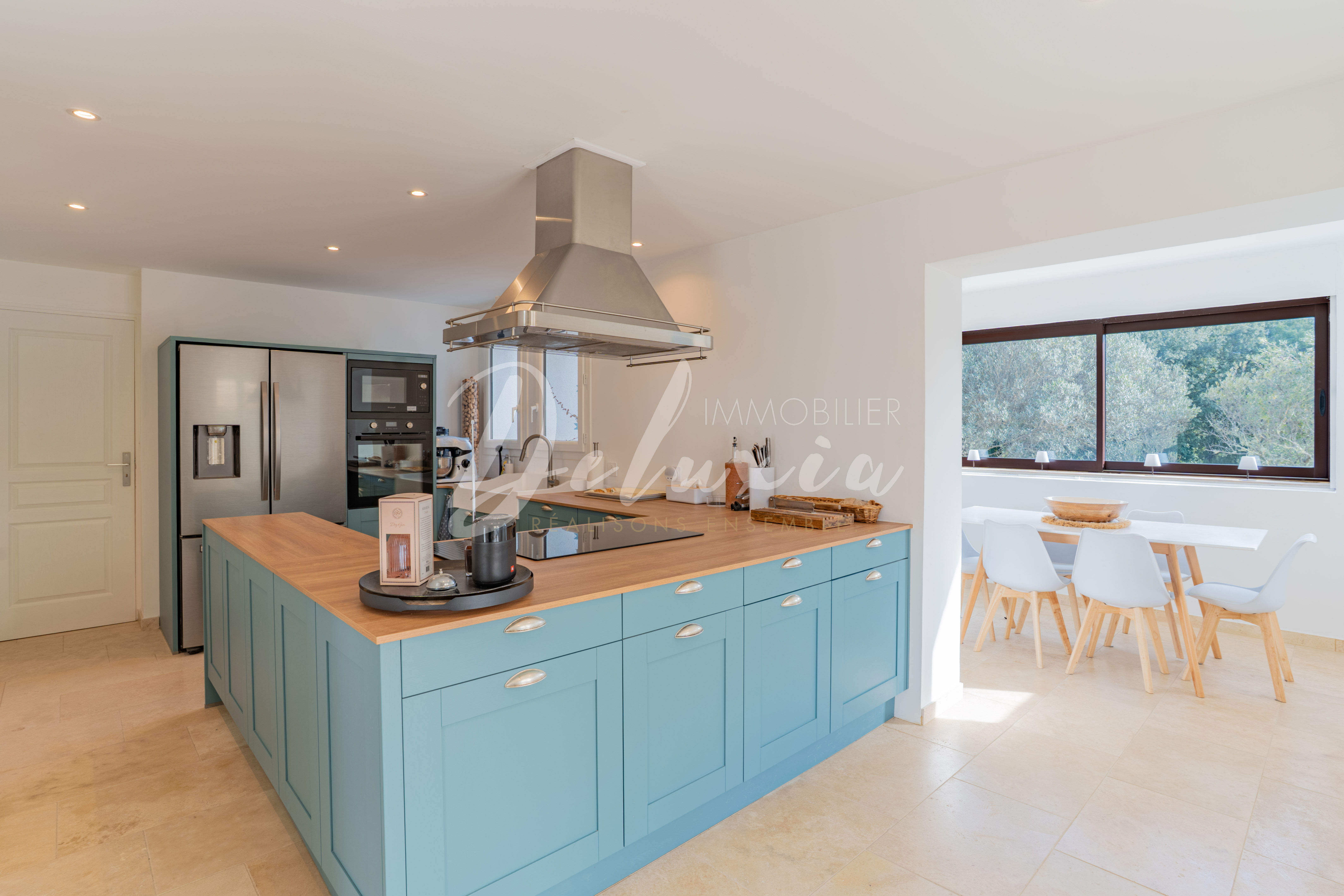 Villa à vendre avec grande cuisine moderne au Thoronet 